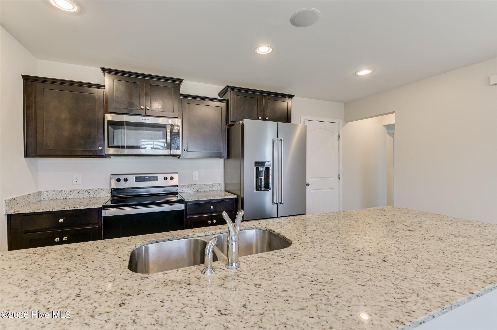 4033 Thimbleberry Drive Property Photo 16