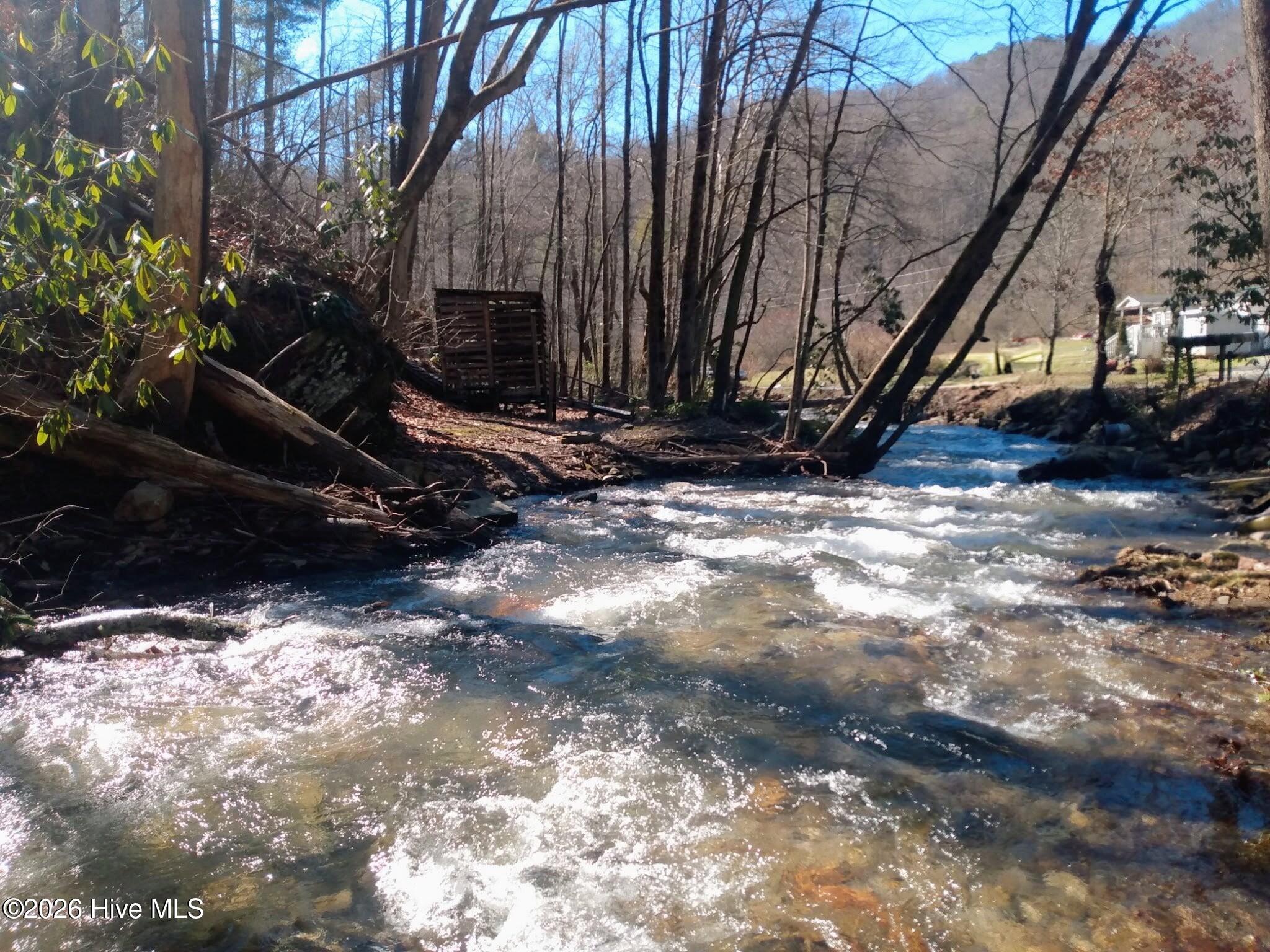 1412 Dicks Creek Road Property Photo 3