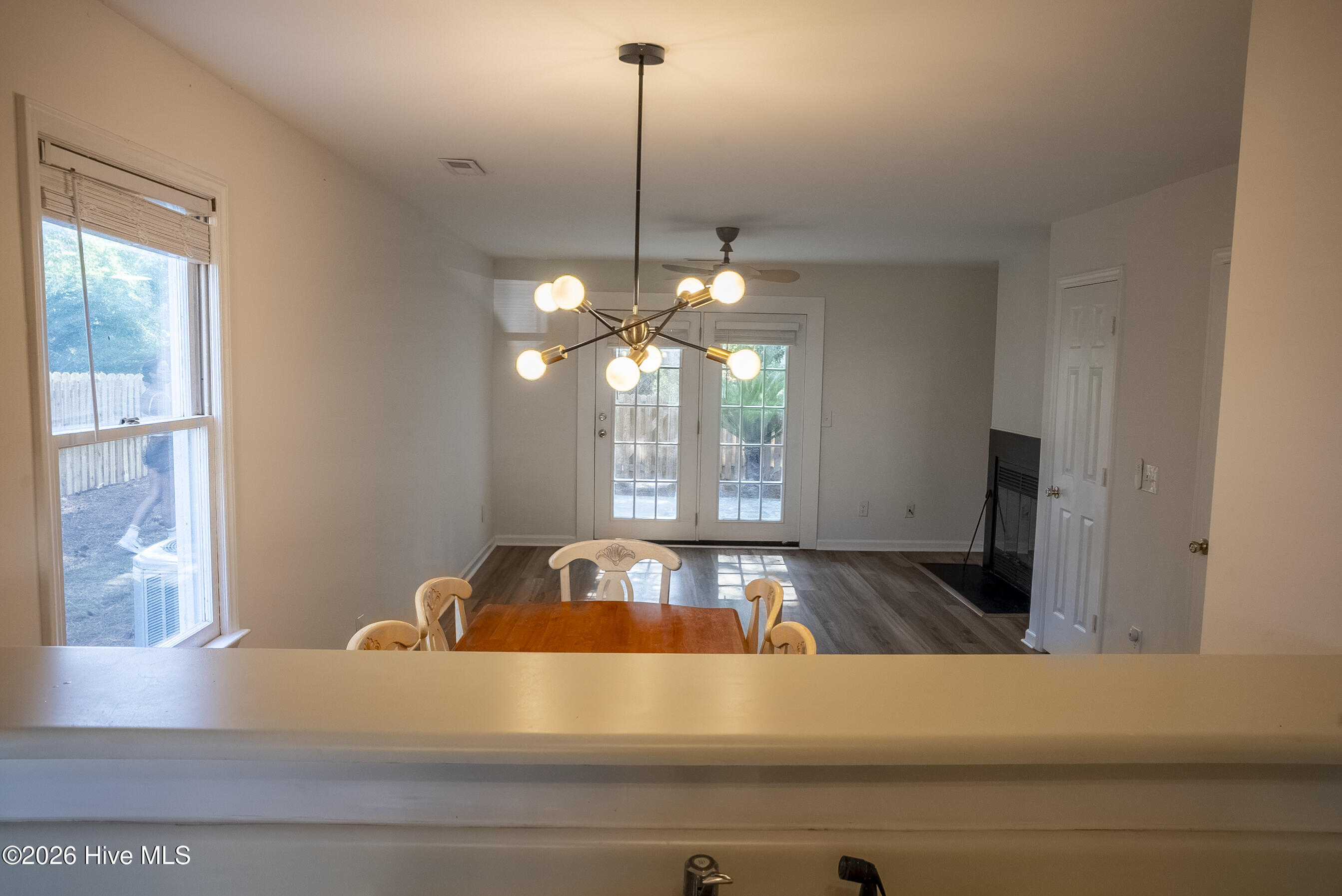 137 Lullwater Drive Apt B Property Photo 6
