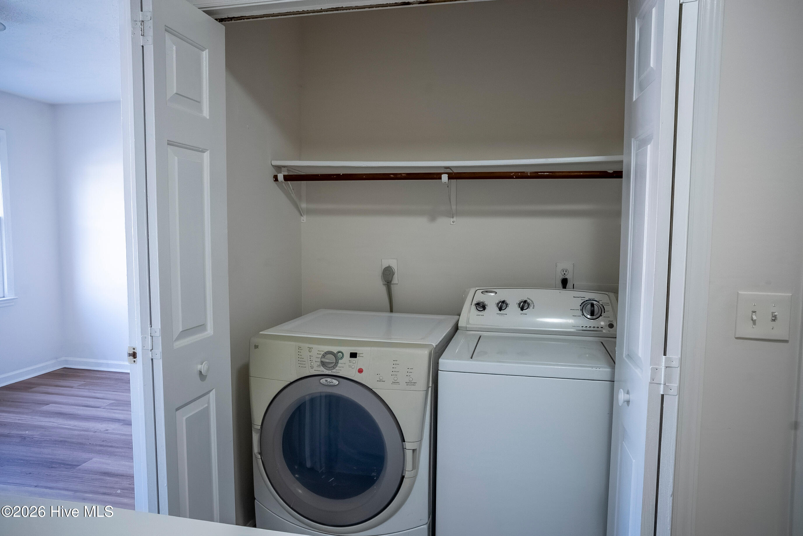 137 Lullwater Drive Apt B Property Photo 17