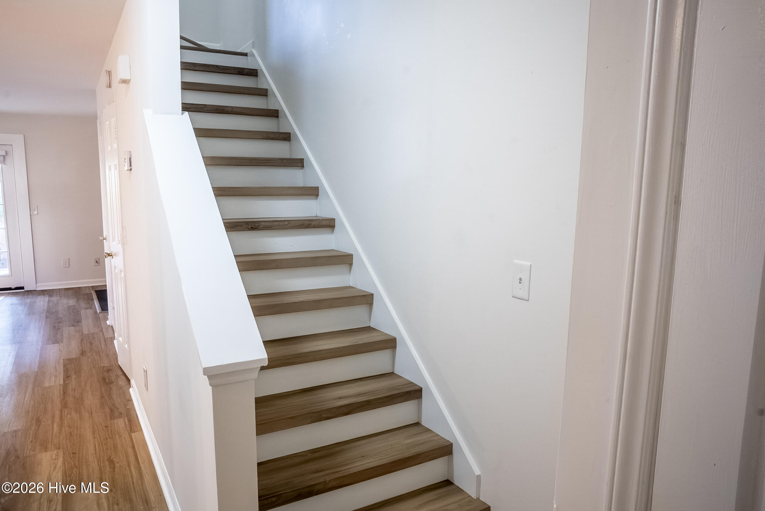 137 Lullwater Drive Apt B Property Photo 18