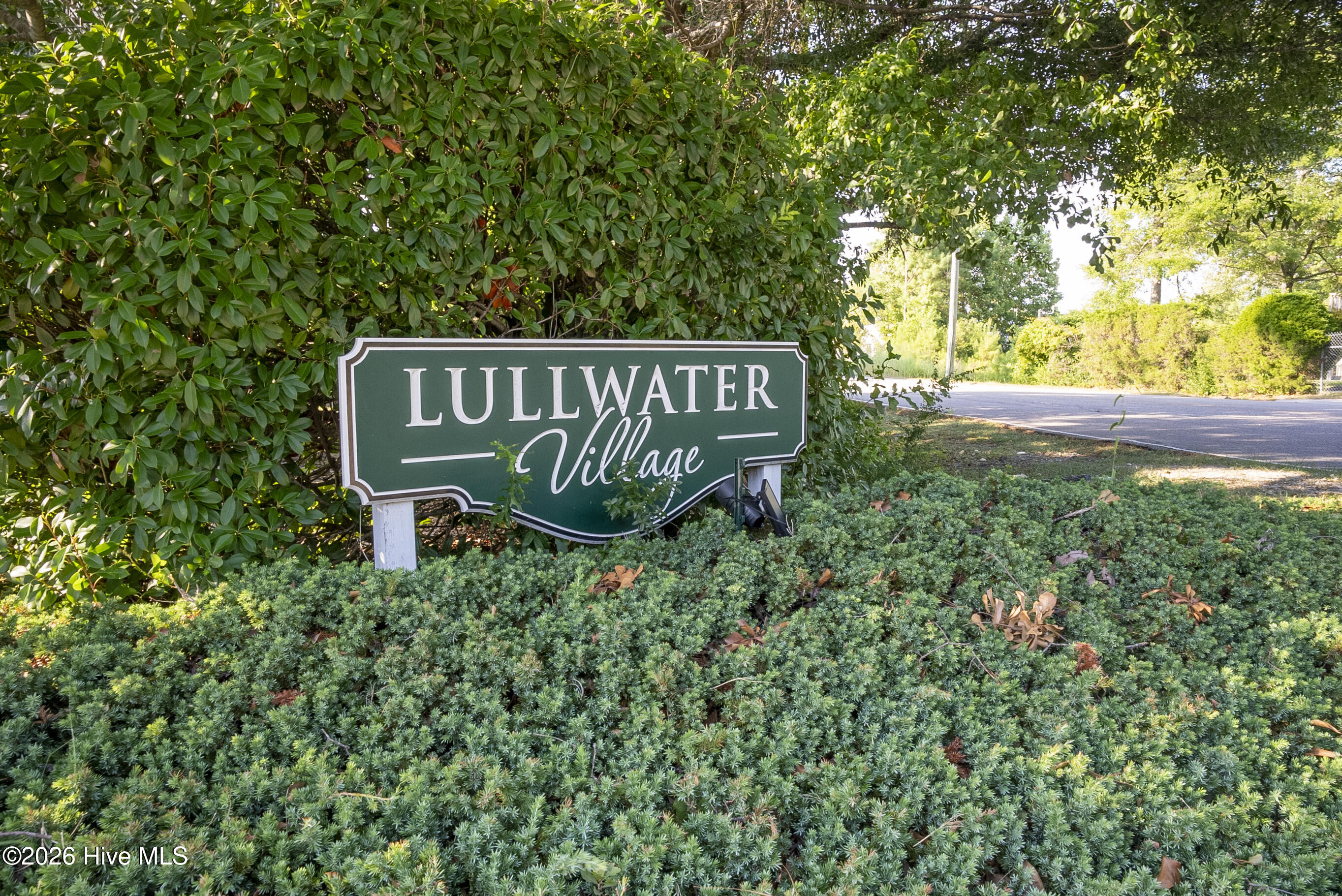 137 Lullwater Drive Apt B Property Photo 25