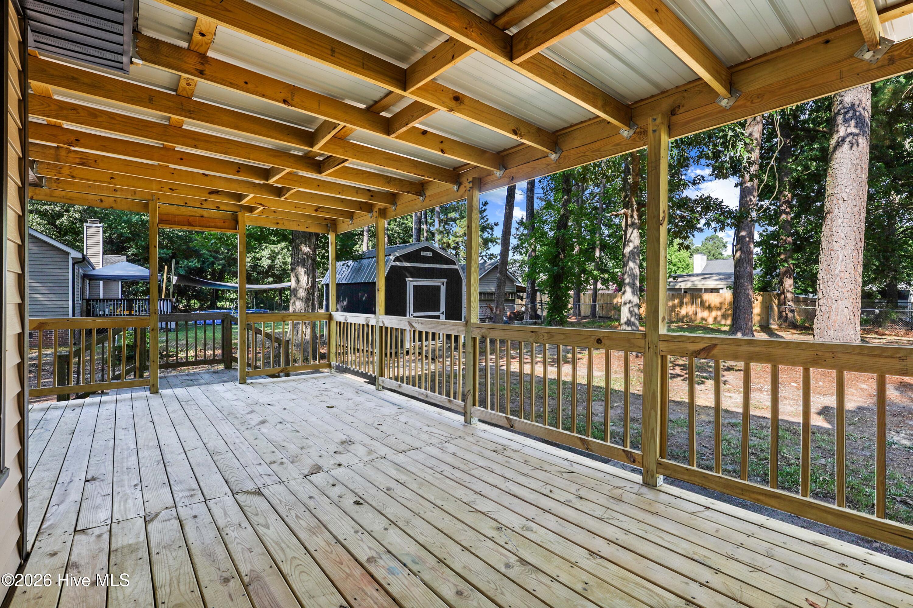 202 N Pointe Drive Property Photo 5