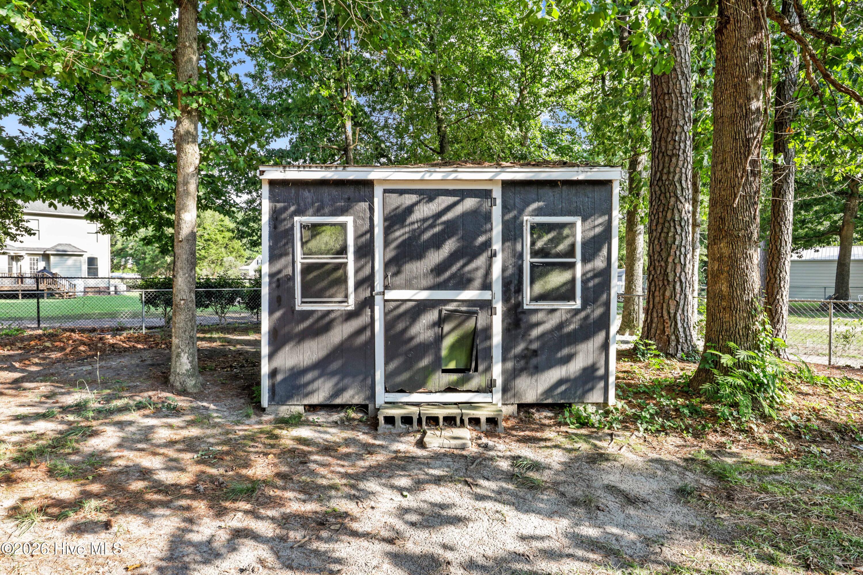 202 N Pointe Drive Property Photo 10