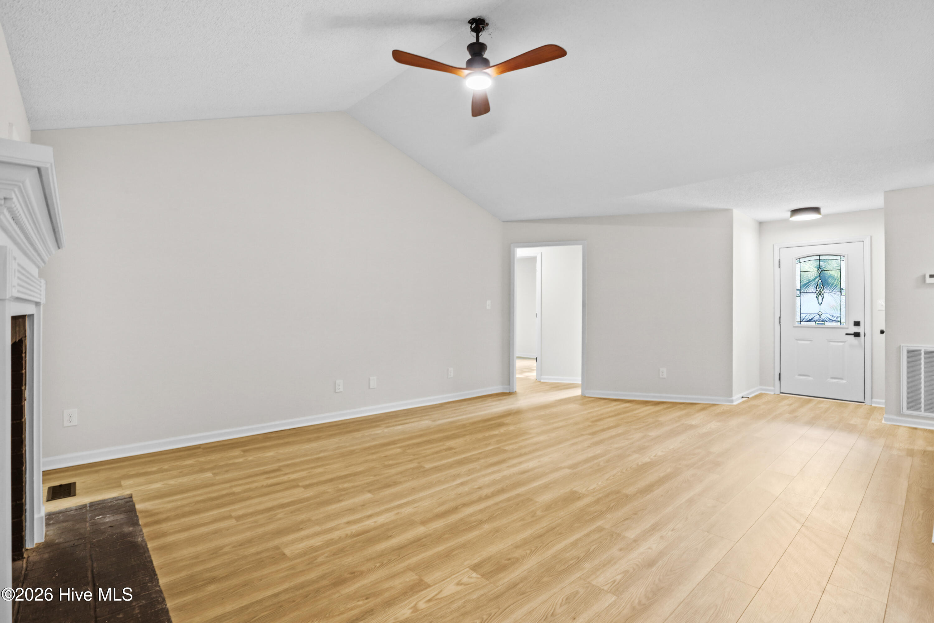 202 N Pointe Drive Property Photo 13