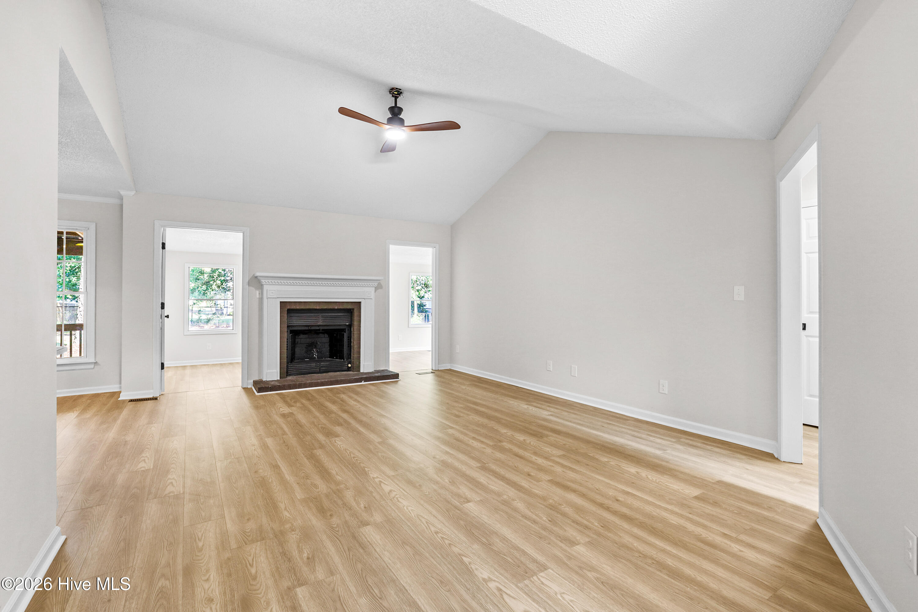 202 N Pointe Drive Property Photo 18