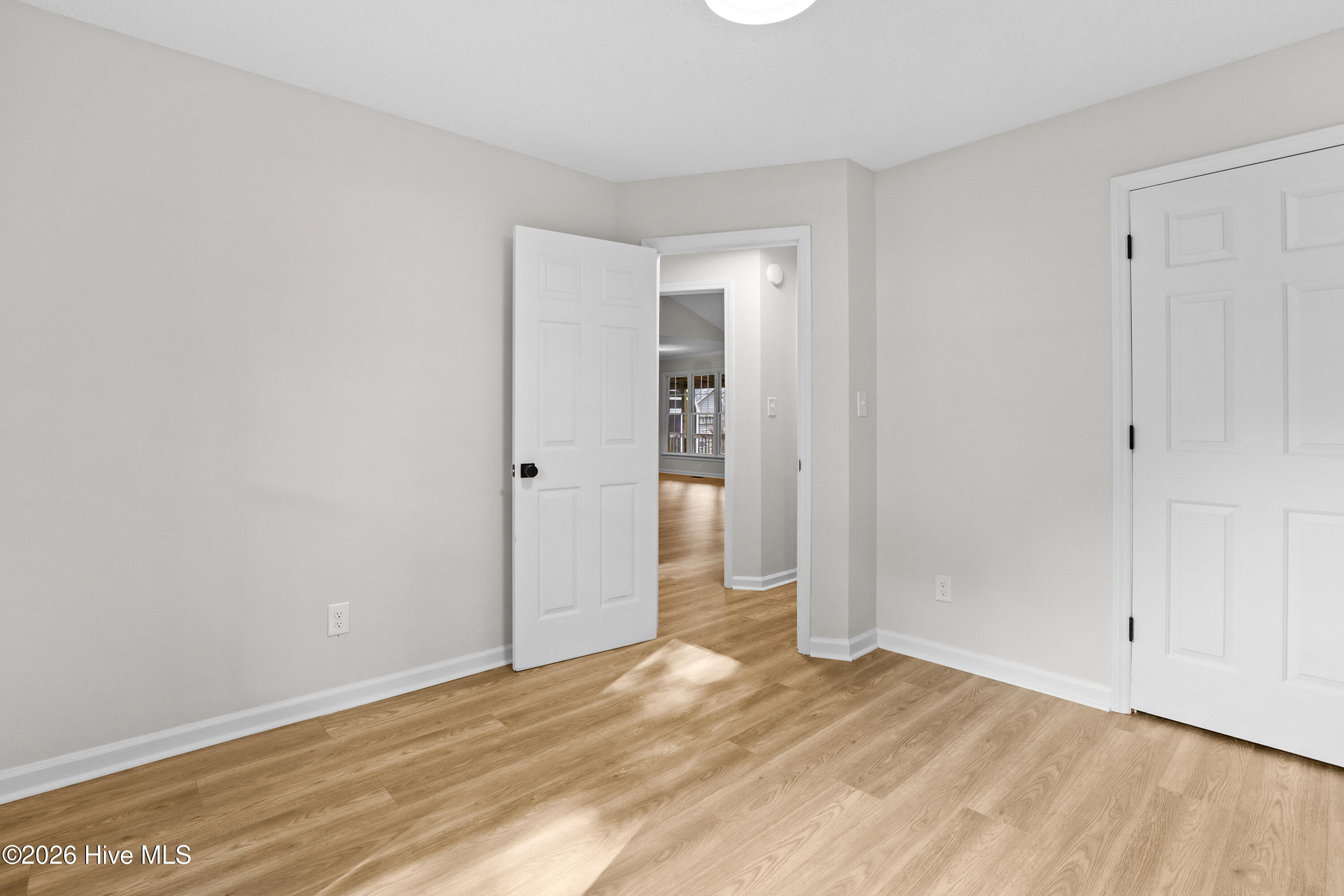 202 N Pointe Drive Property Photo 30