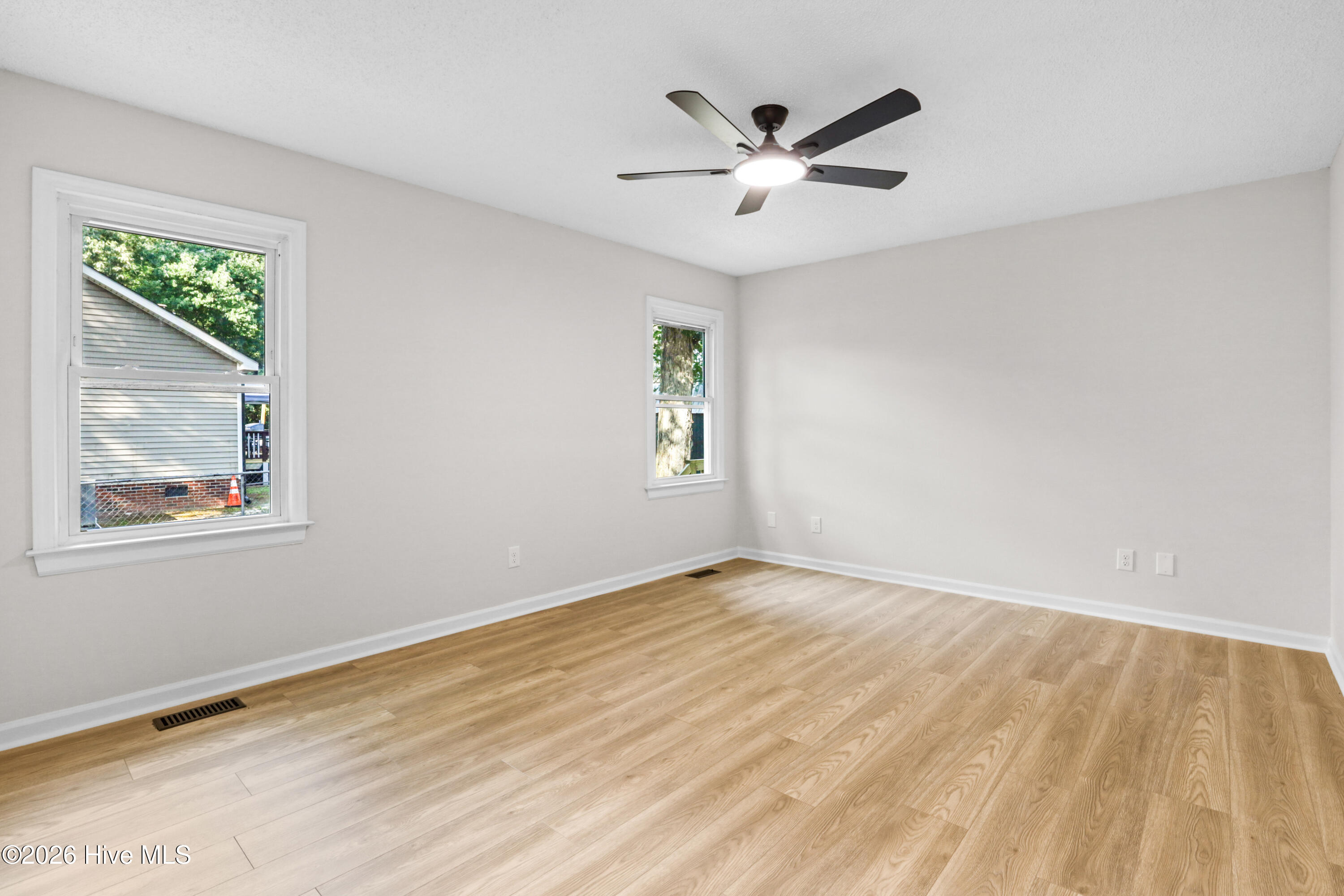 202 N Pointe Drive Property Photo 37