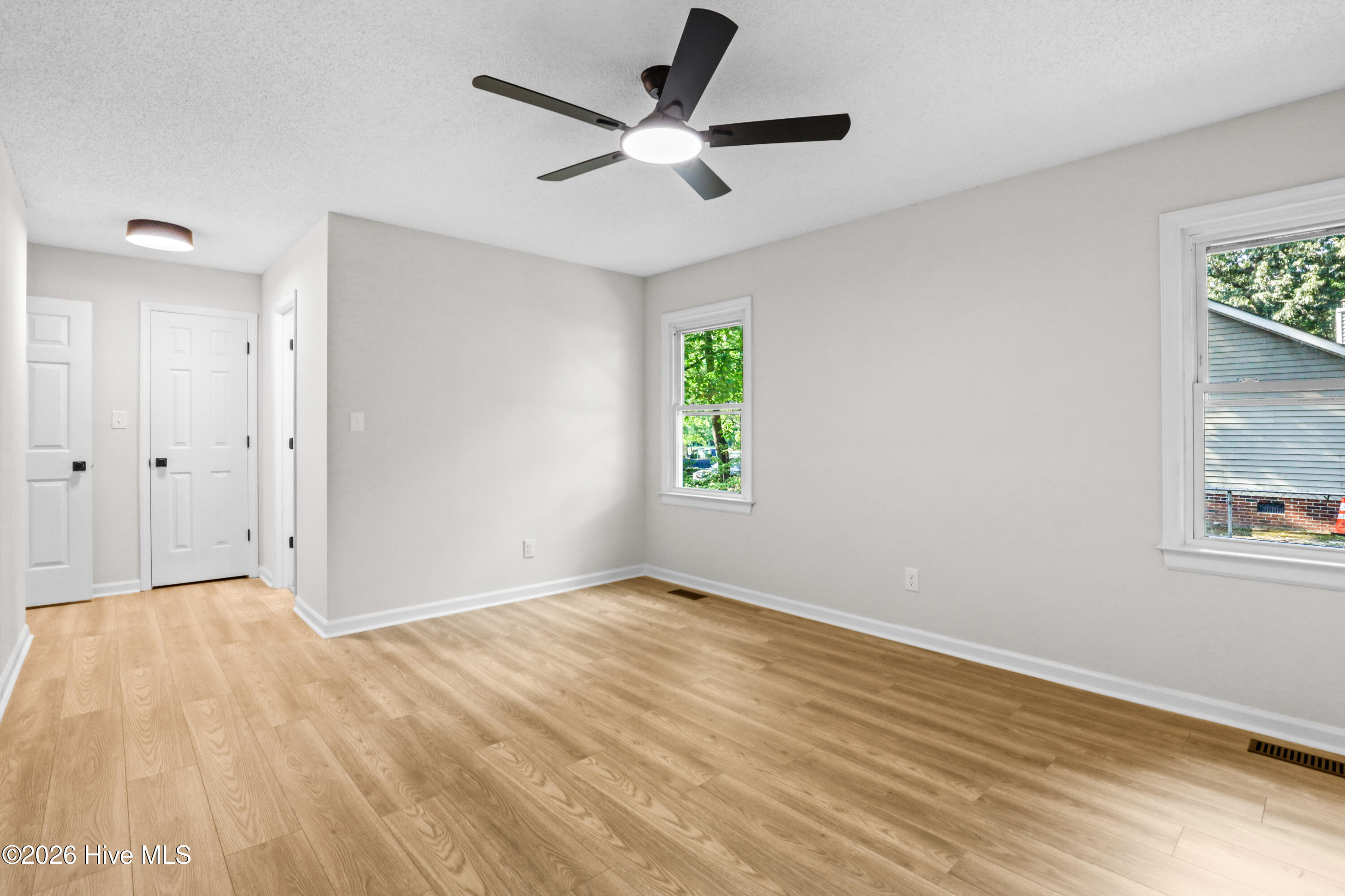 202 N Pointe Drive Property Photo 38