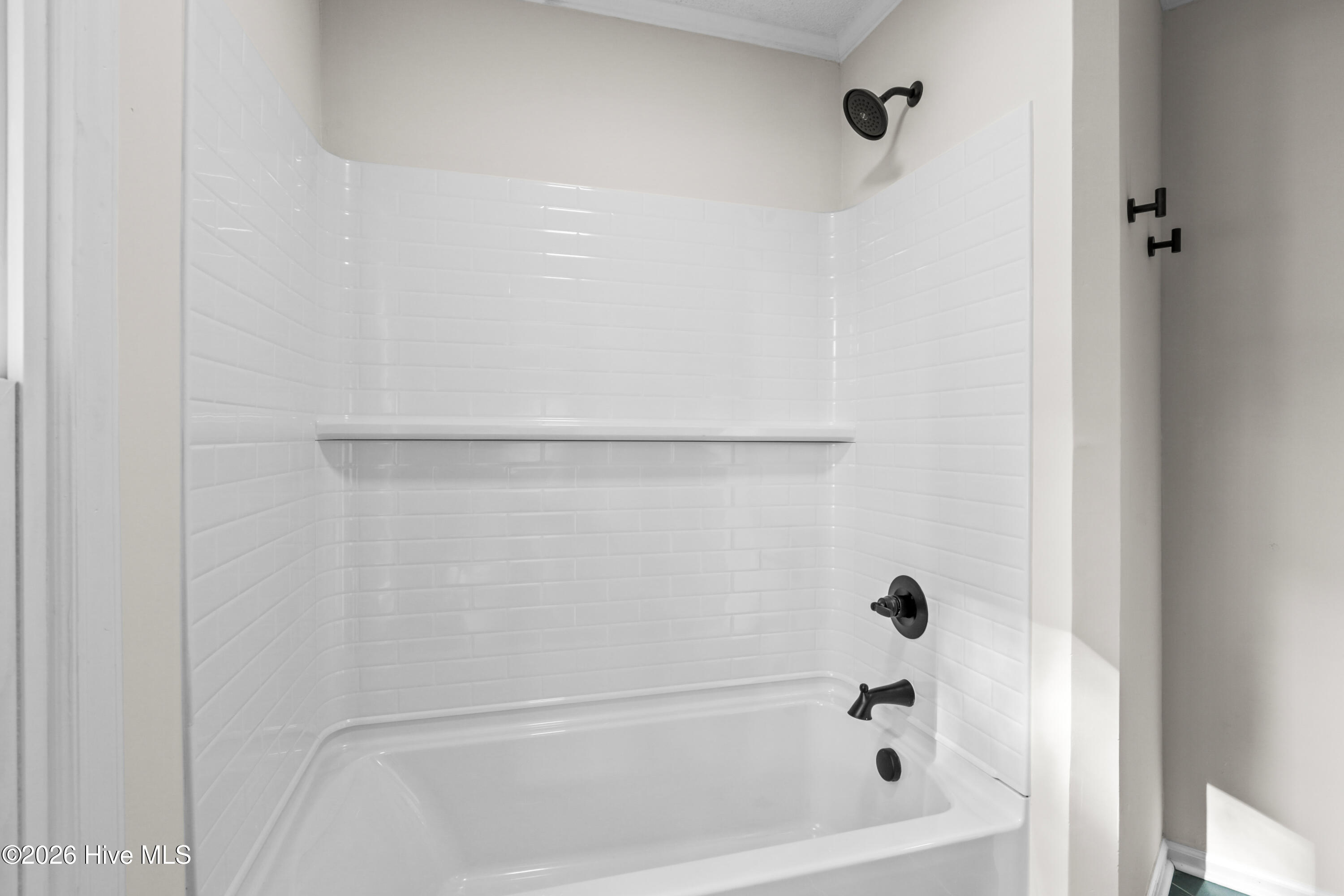 202 N Pointe Drive Property Photo 40