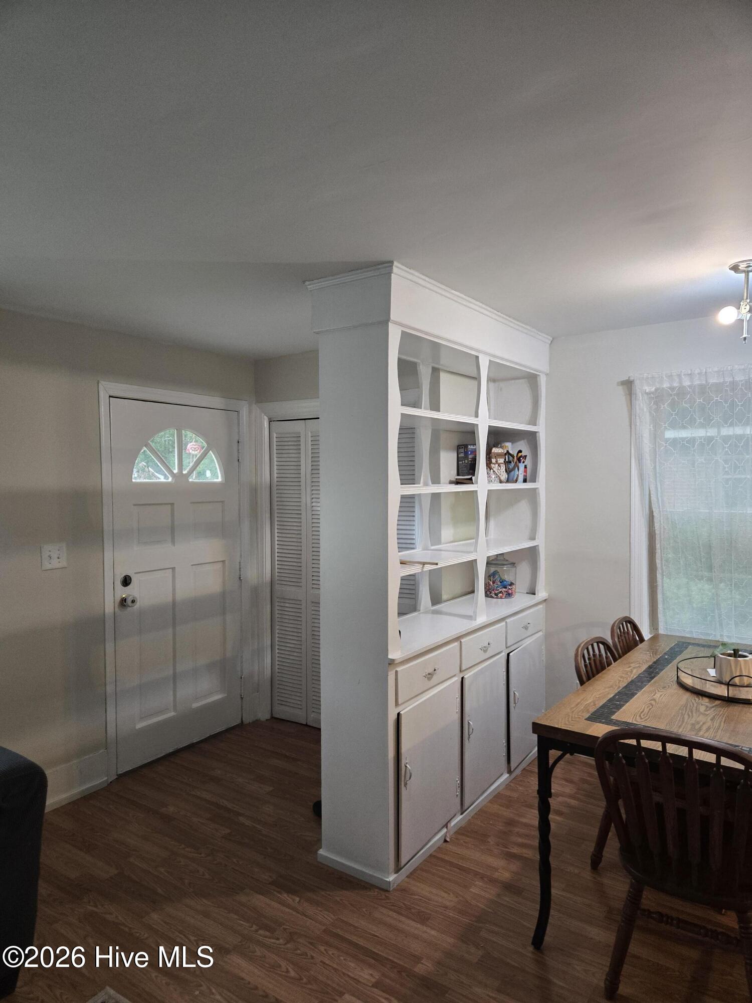 201 S Circle Drive Property Photo 3