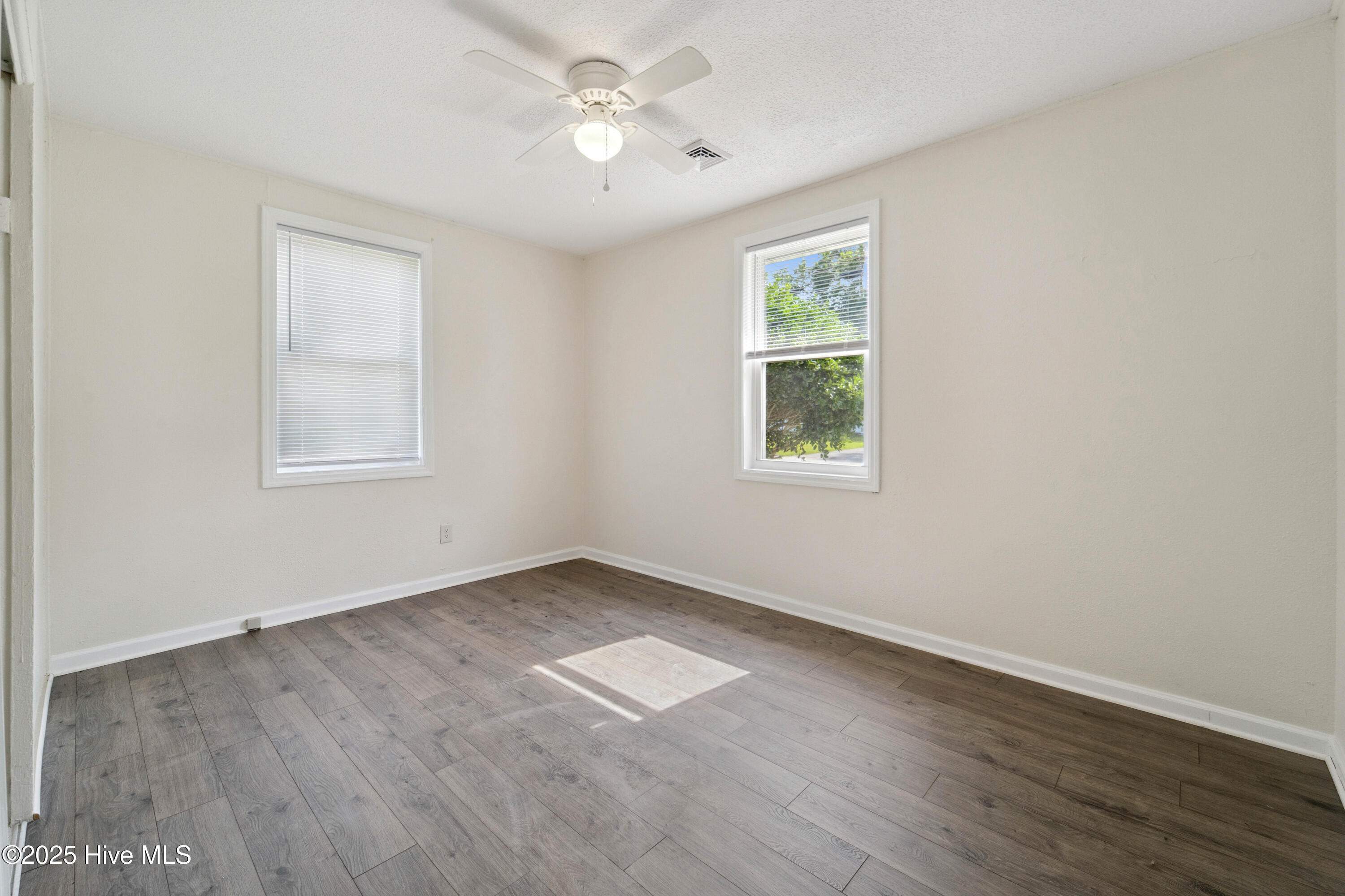 1216 Davis Street Property Photo 7