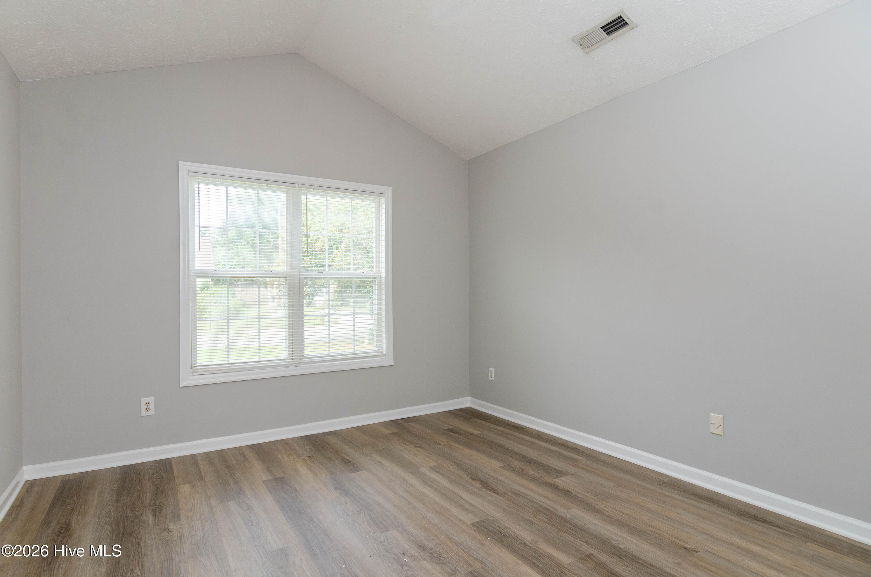 2422 White Road Property Photo 10