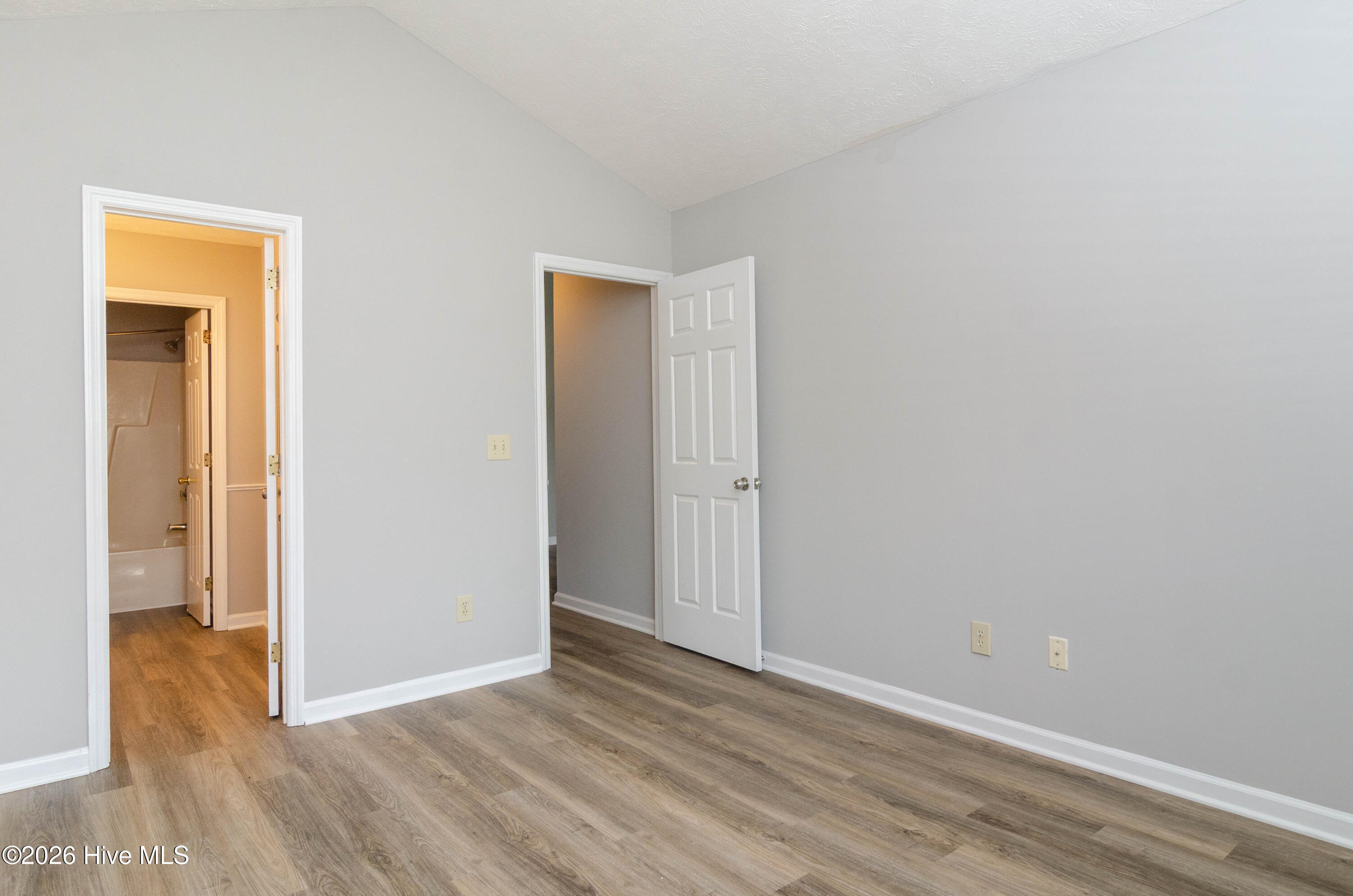 2422 White Road Property Photo 11