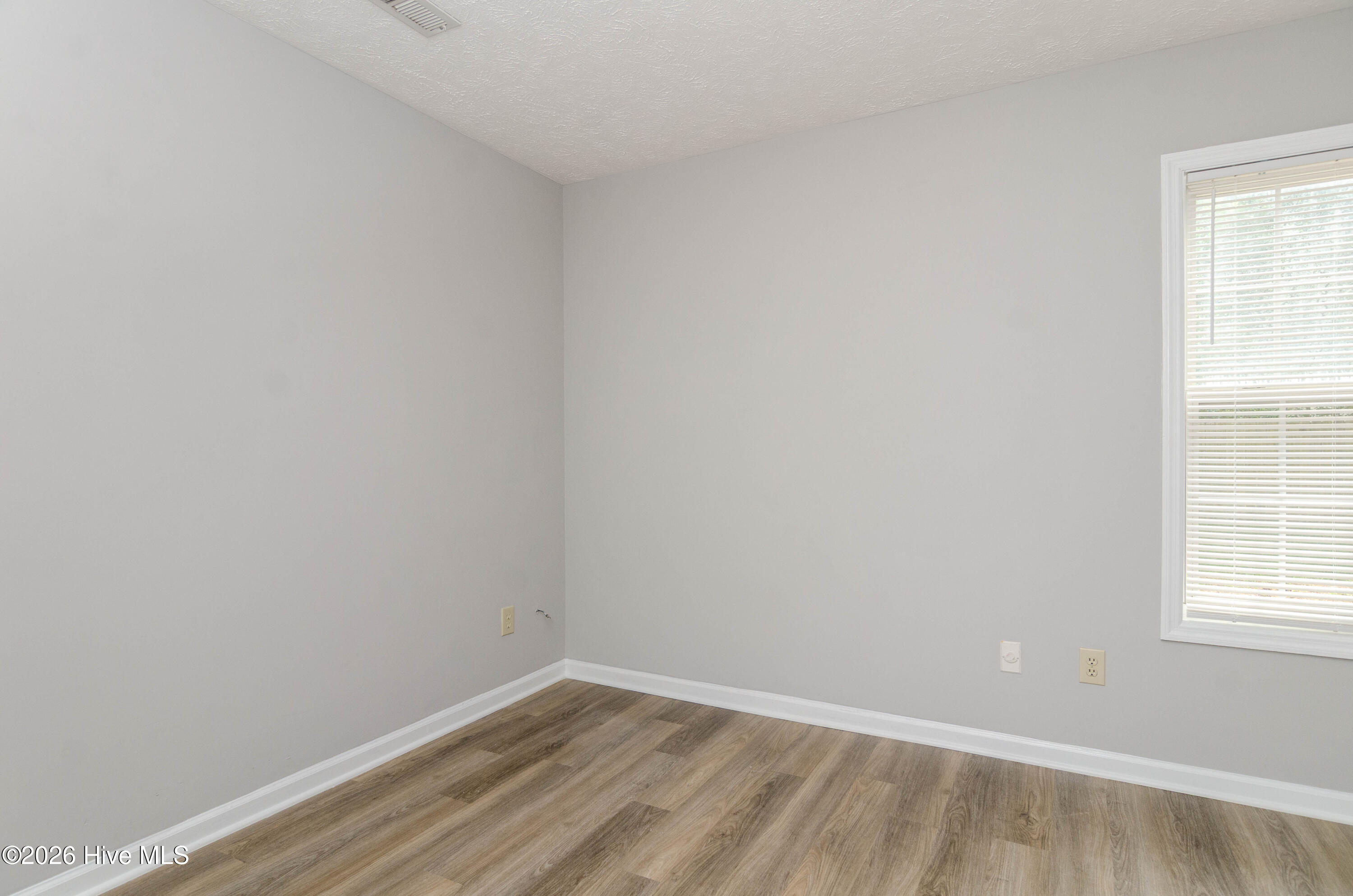 2422 White Road Property Photo 16