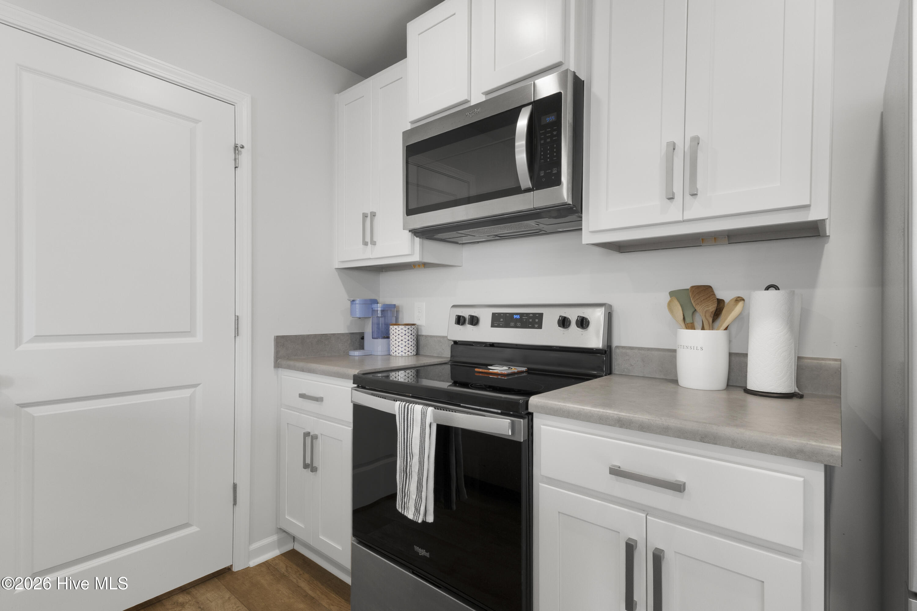 303 Azimuth Drive Property Photo 8