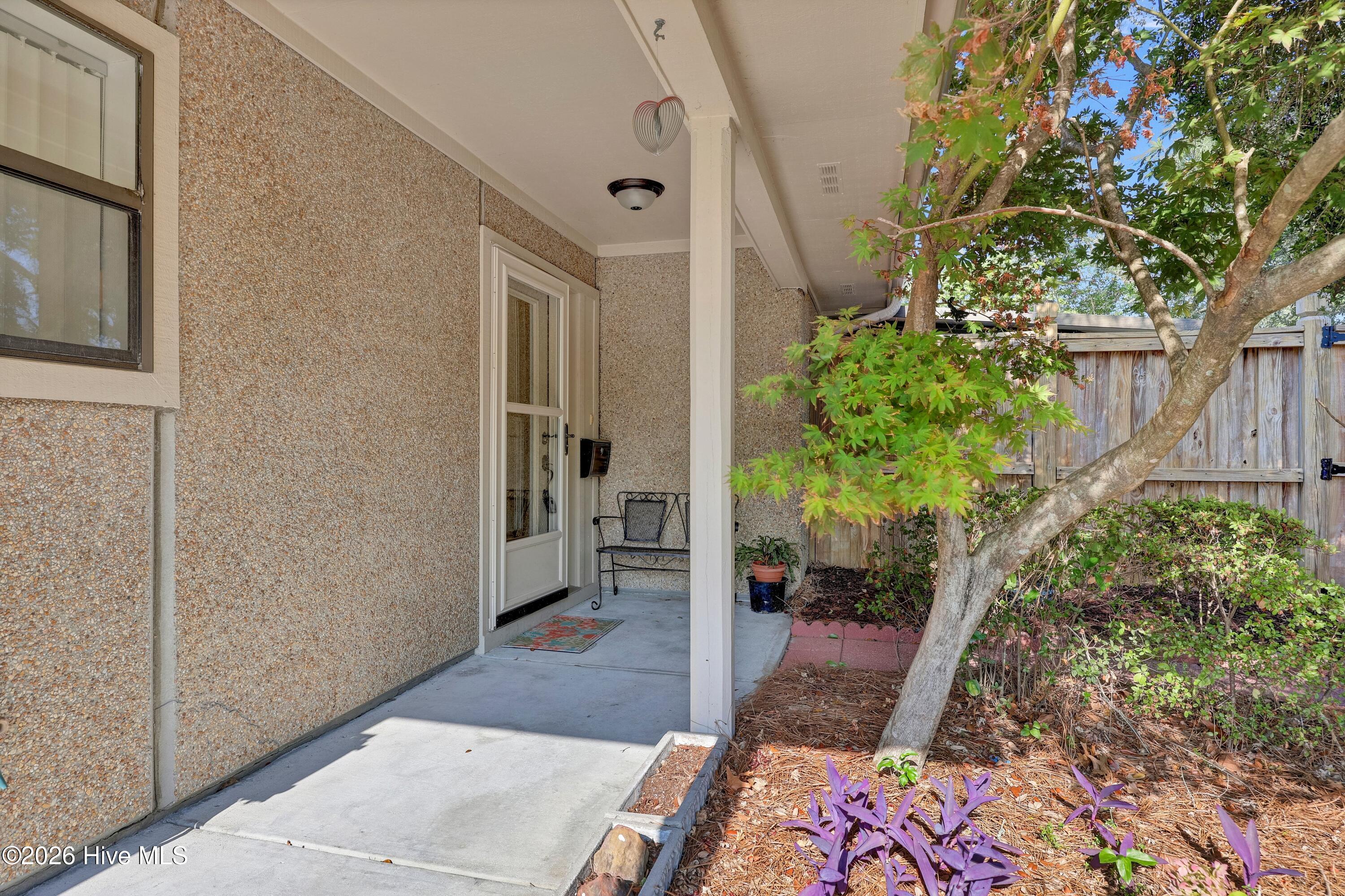7412 Ridgeview Place Property Photo 2