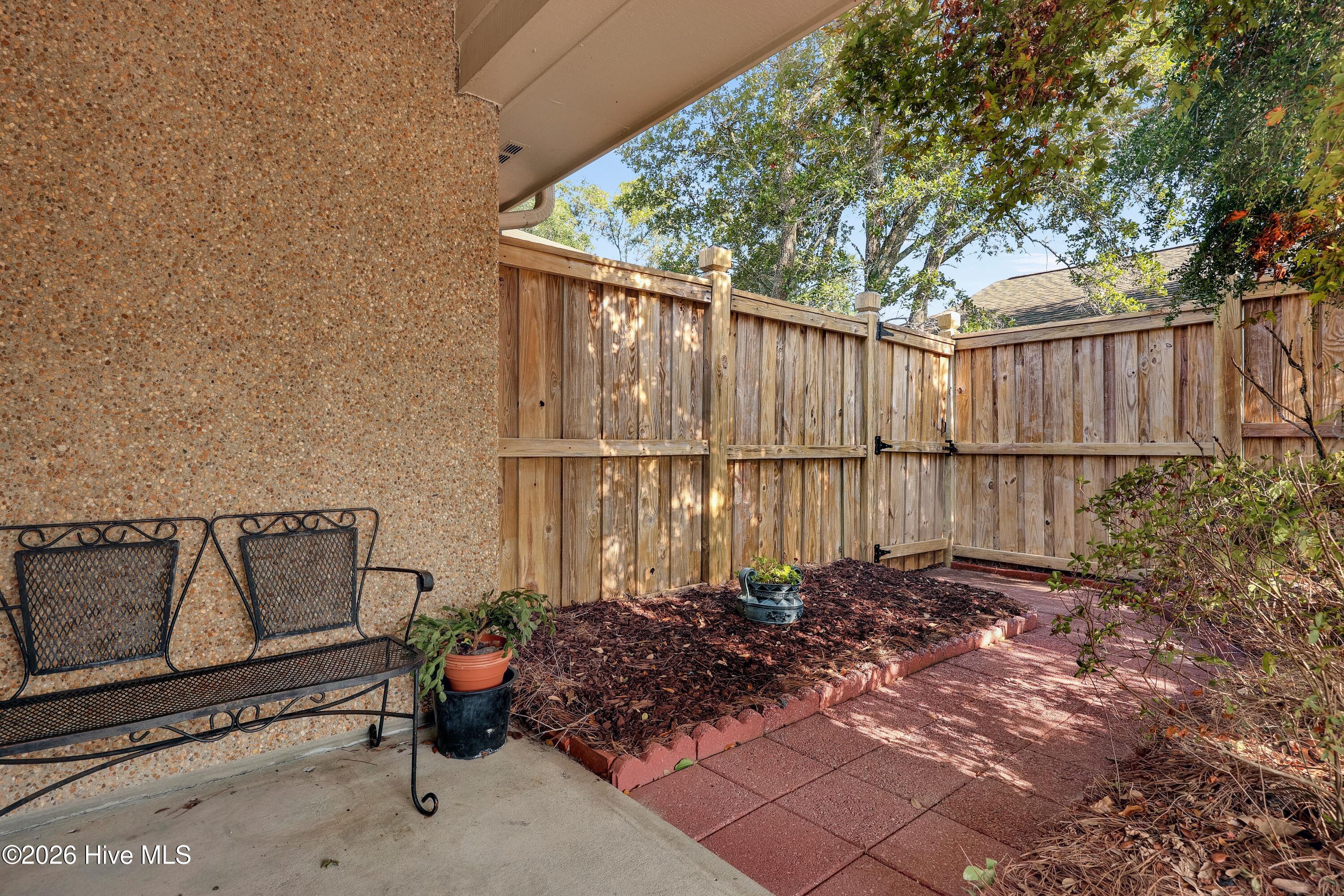 7412 Ridgeview Place Property Photo 3