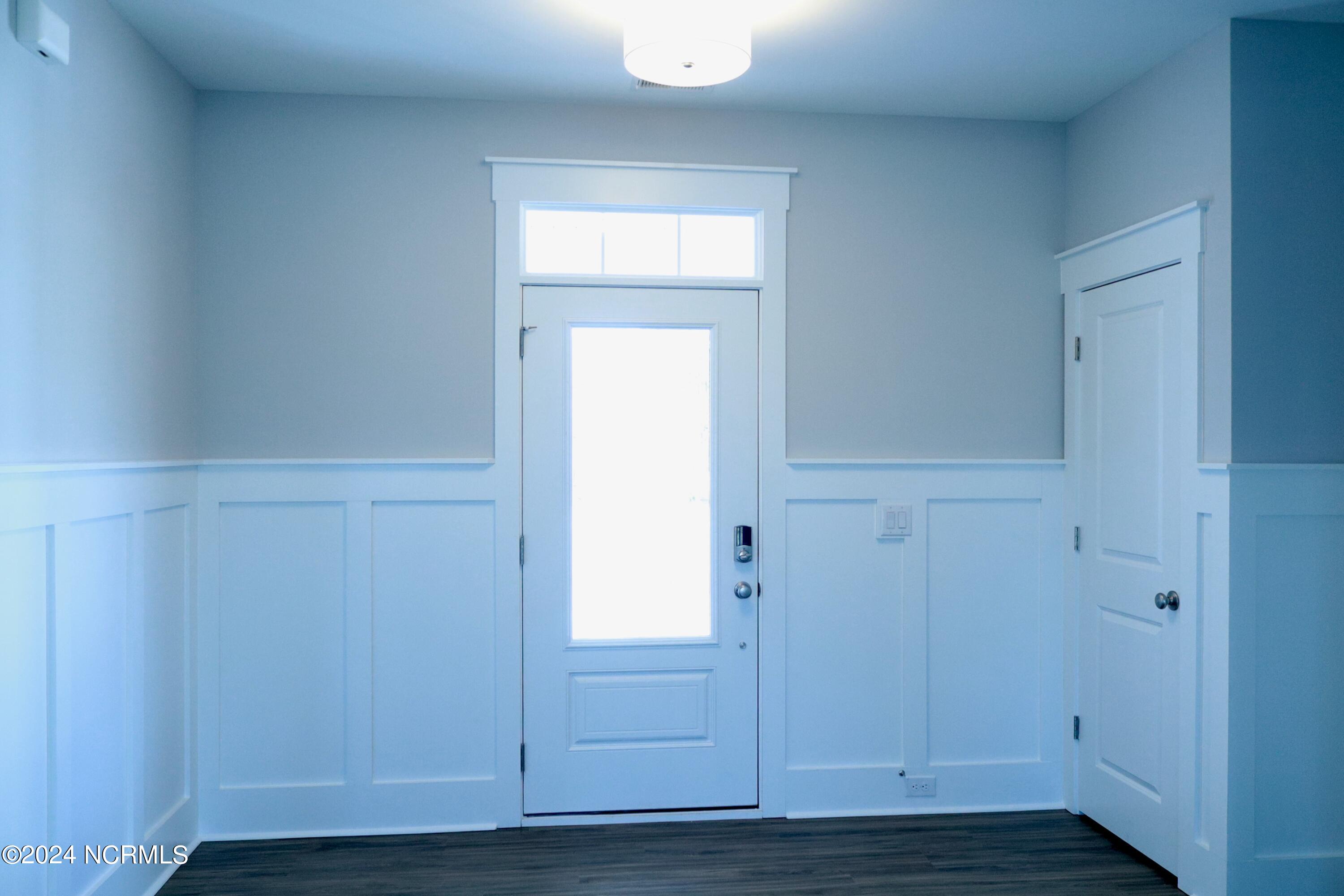 21 E Singing Avenue Property Photo 3