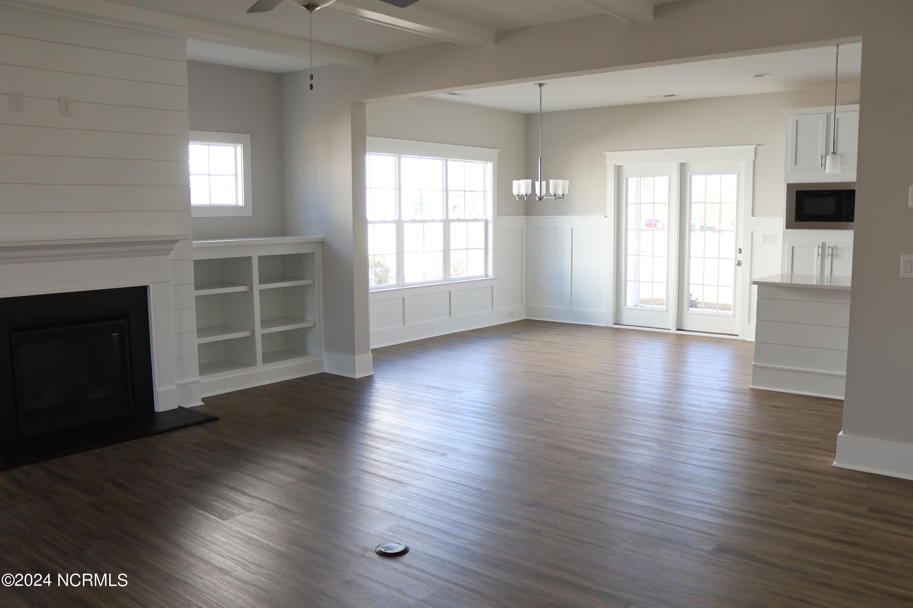 21 E Singing Avenue Property Photo 6