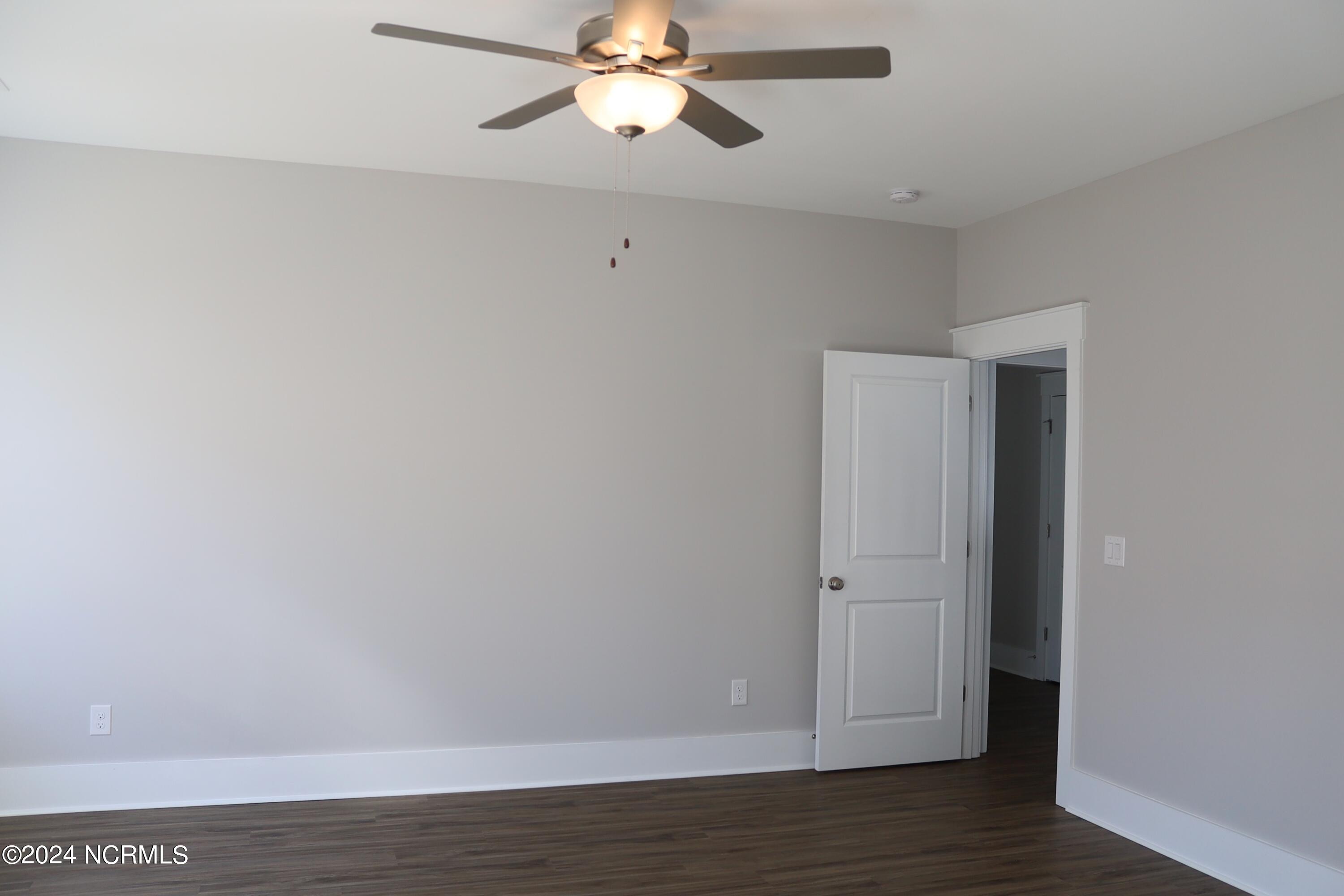 21 E Singing Avenue Property Photo 10