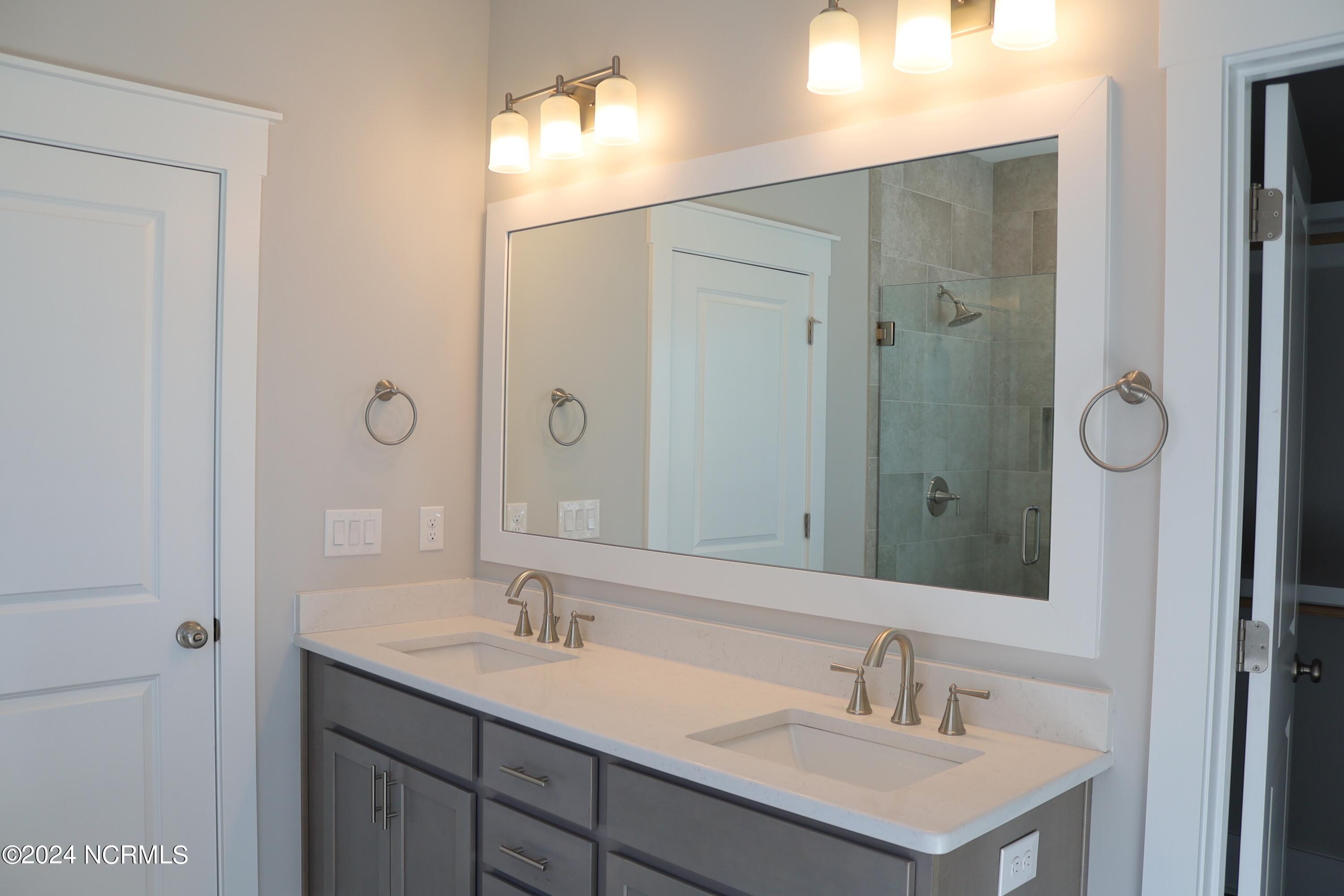21 E Singing Avenue Property Photo 12