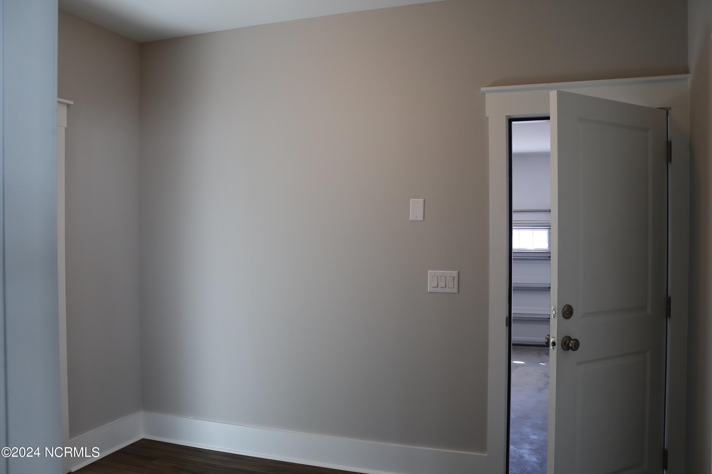 21 E Singing Avenue Property Photo 25