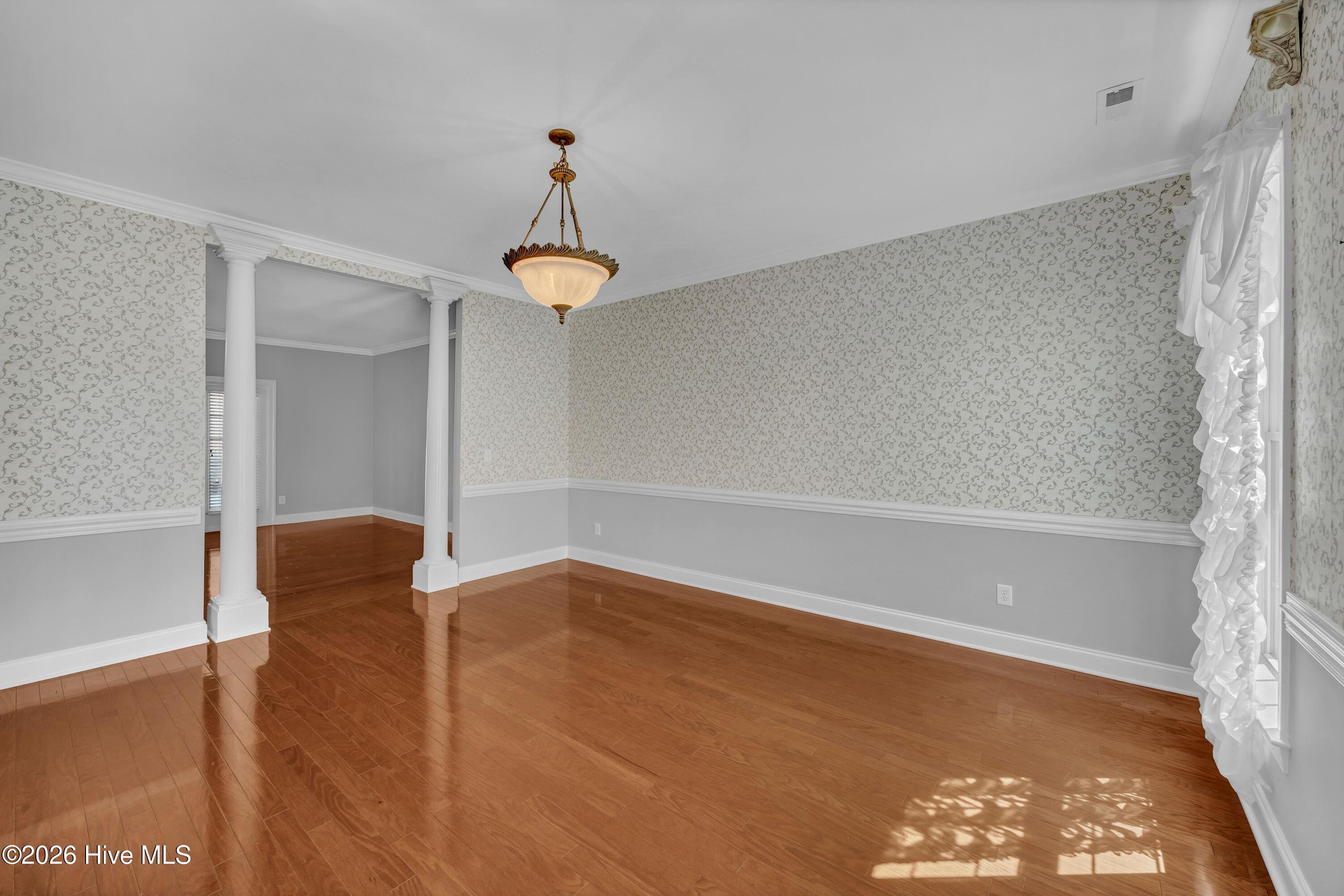 5634 Chelon Avenue Property Photo 8