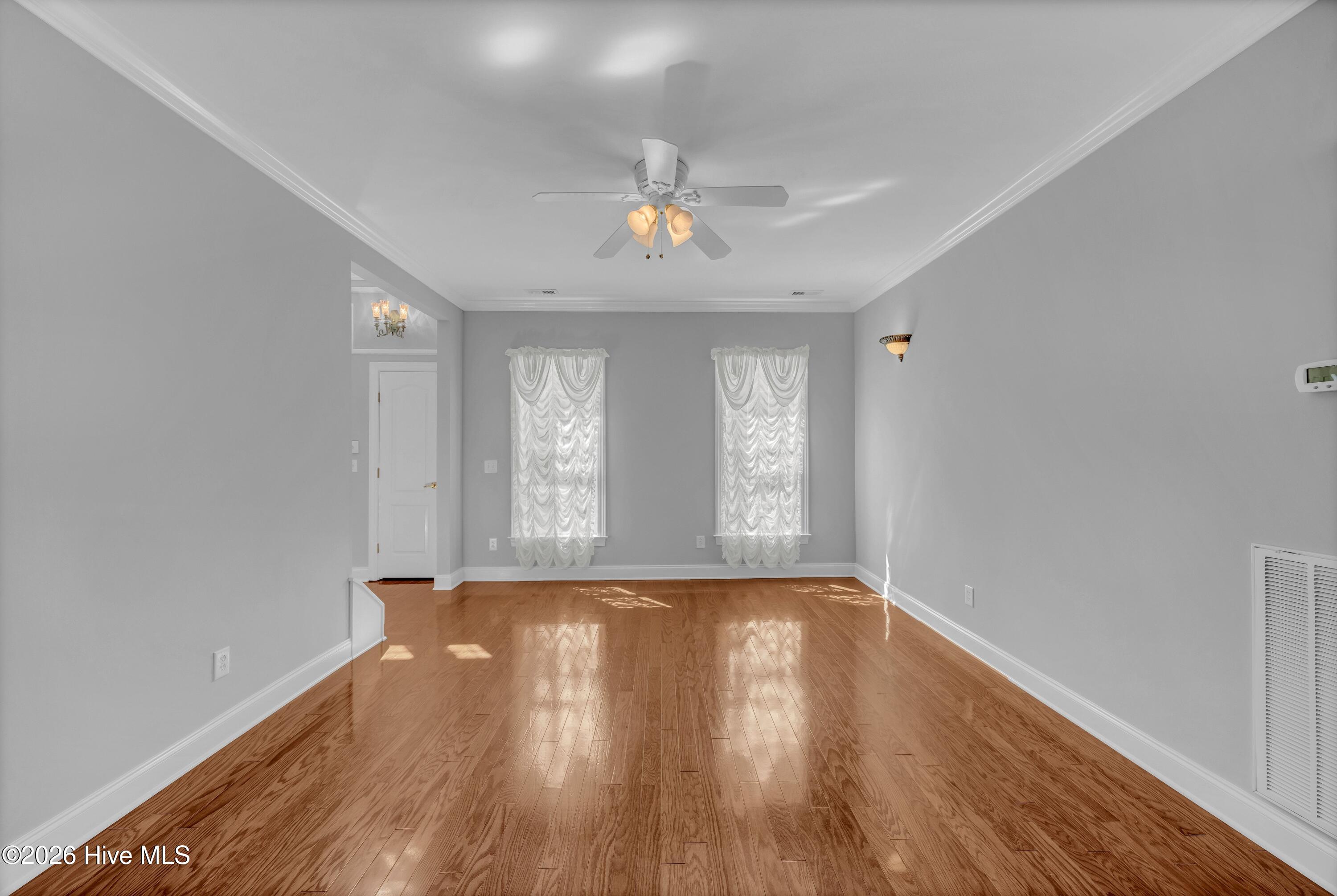 5634 Chelon Avenue Property Photo 11