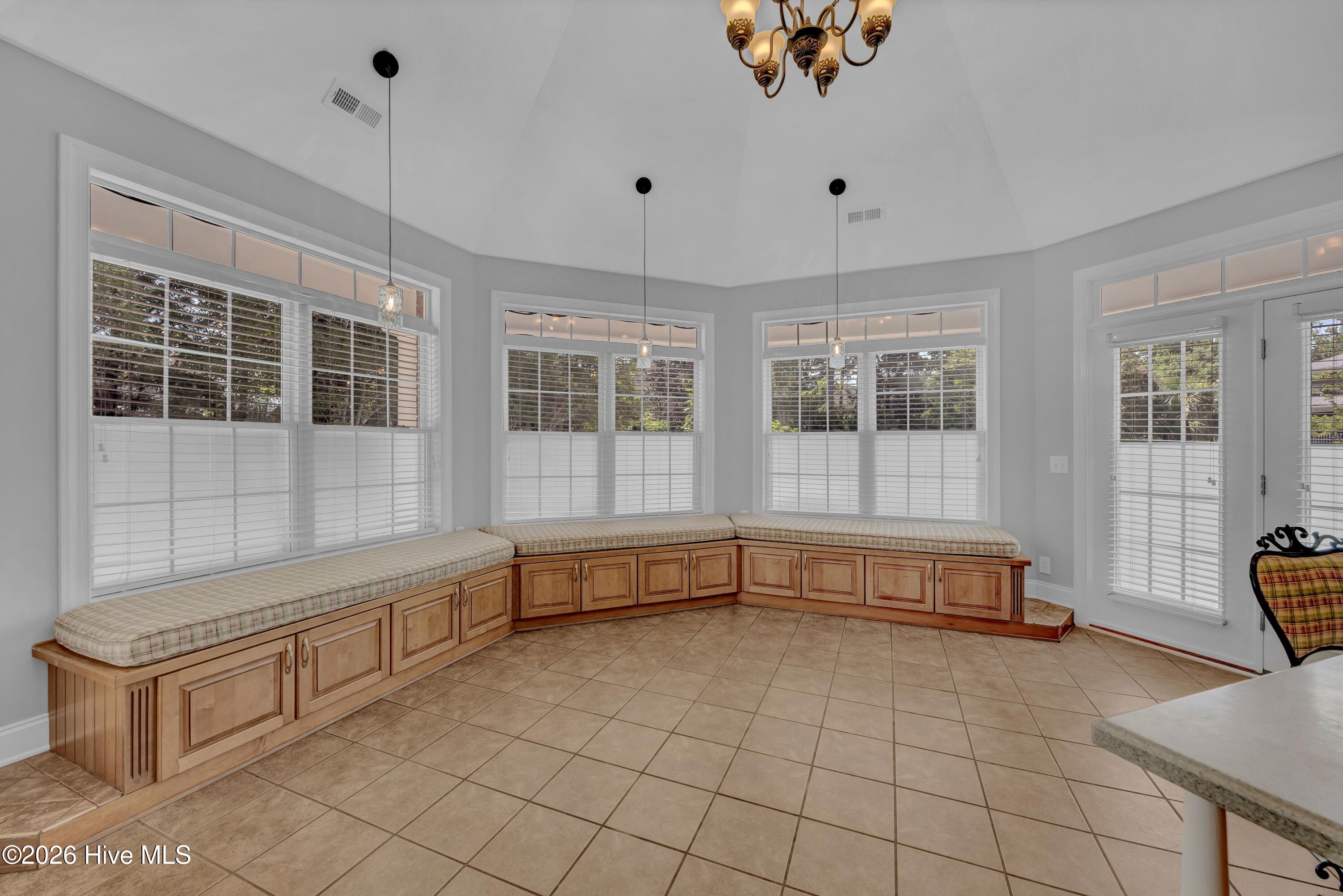 5634 Chelon Avenue Property Photo 19