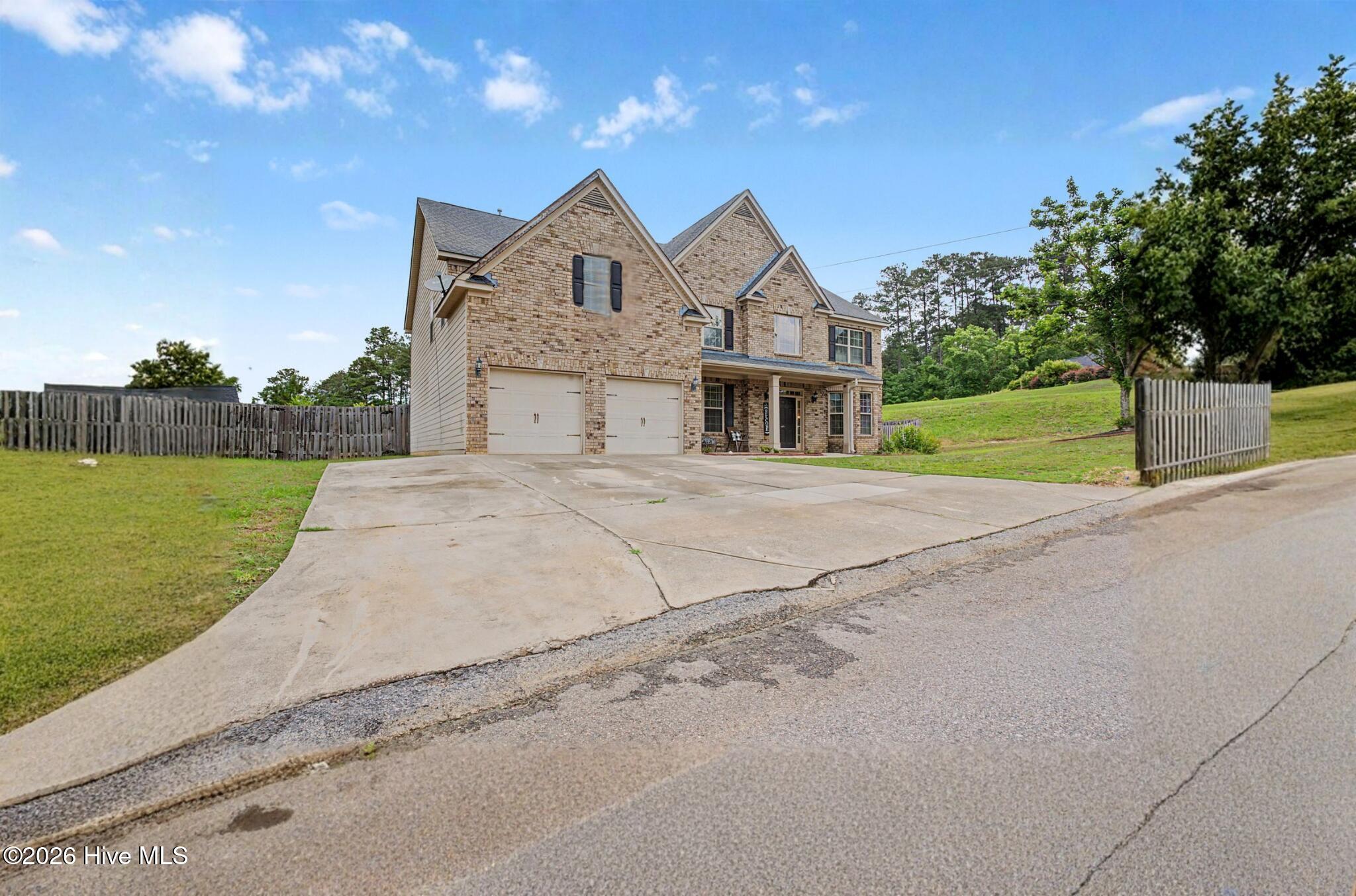 274 Equinox Loop Property Photo 4