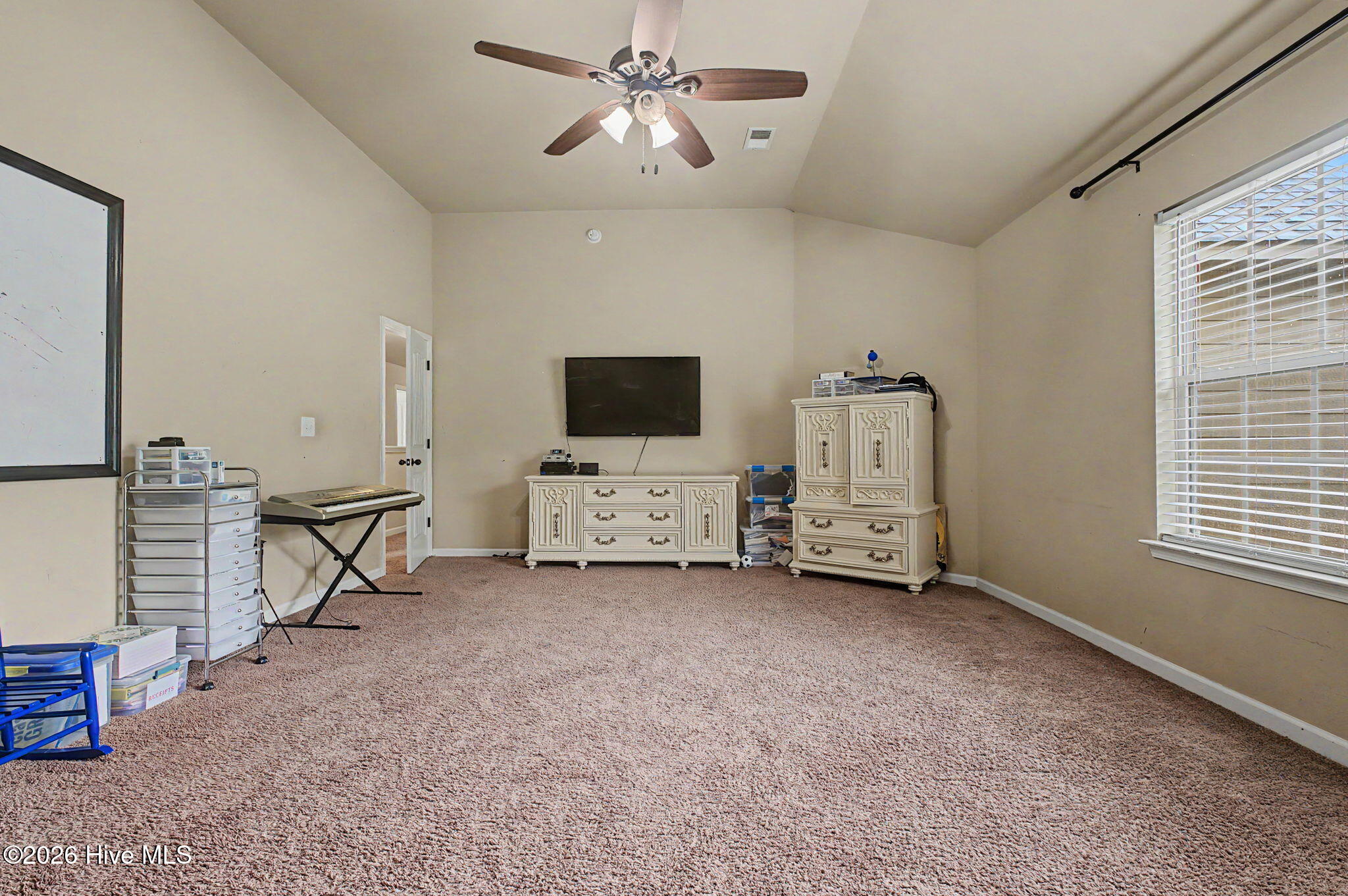 274 Equinox Loop Property Photo 32