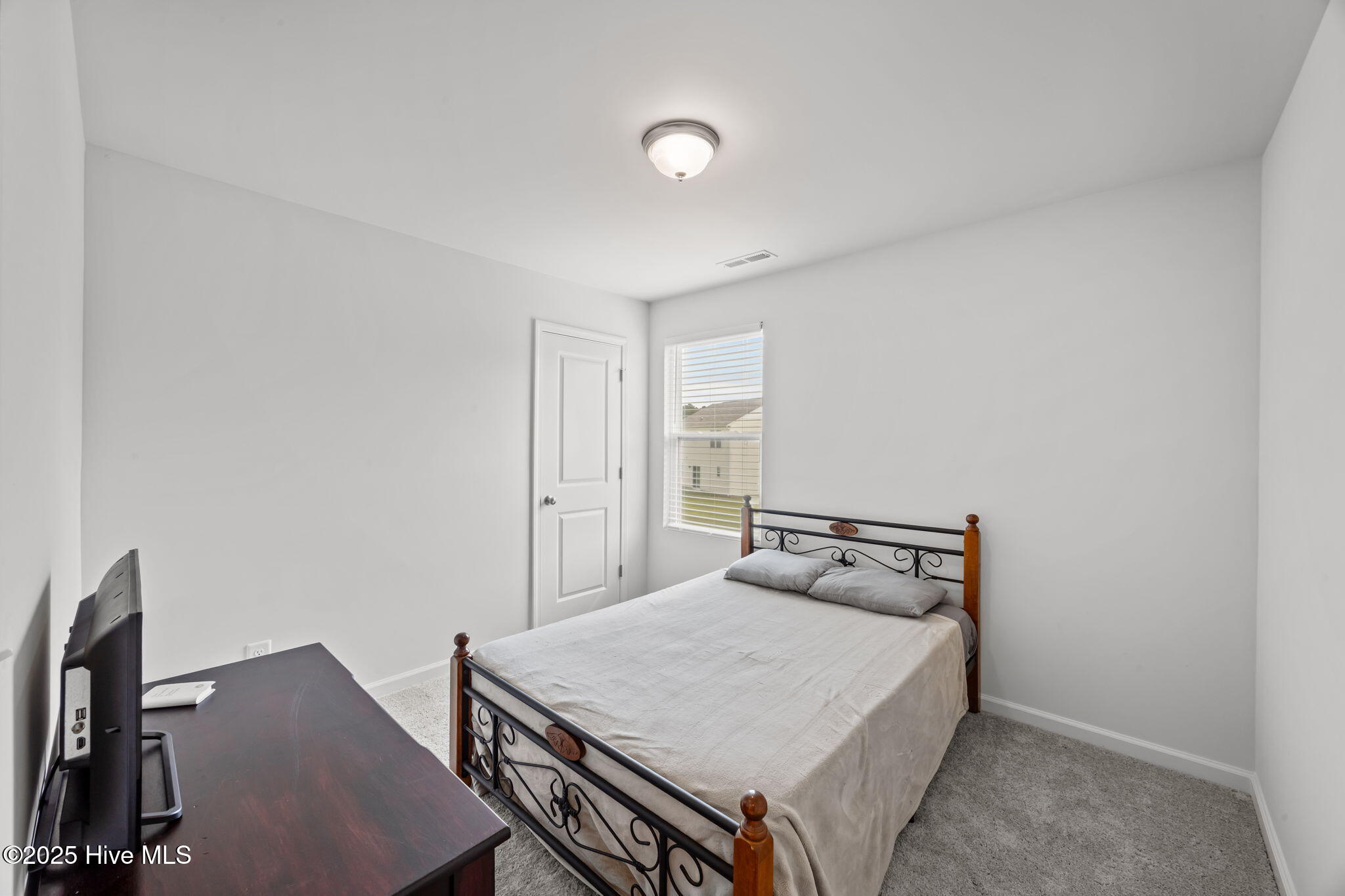 2200 Carriage Drive Property Photo 10