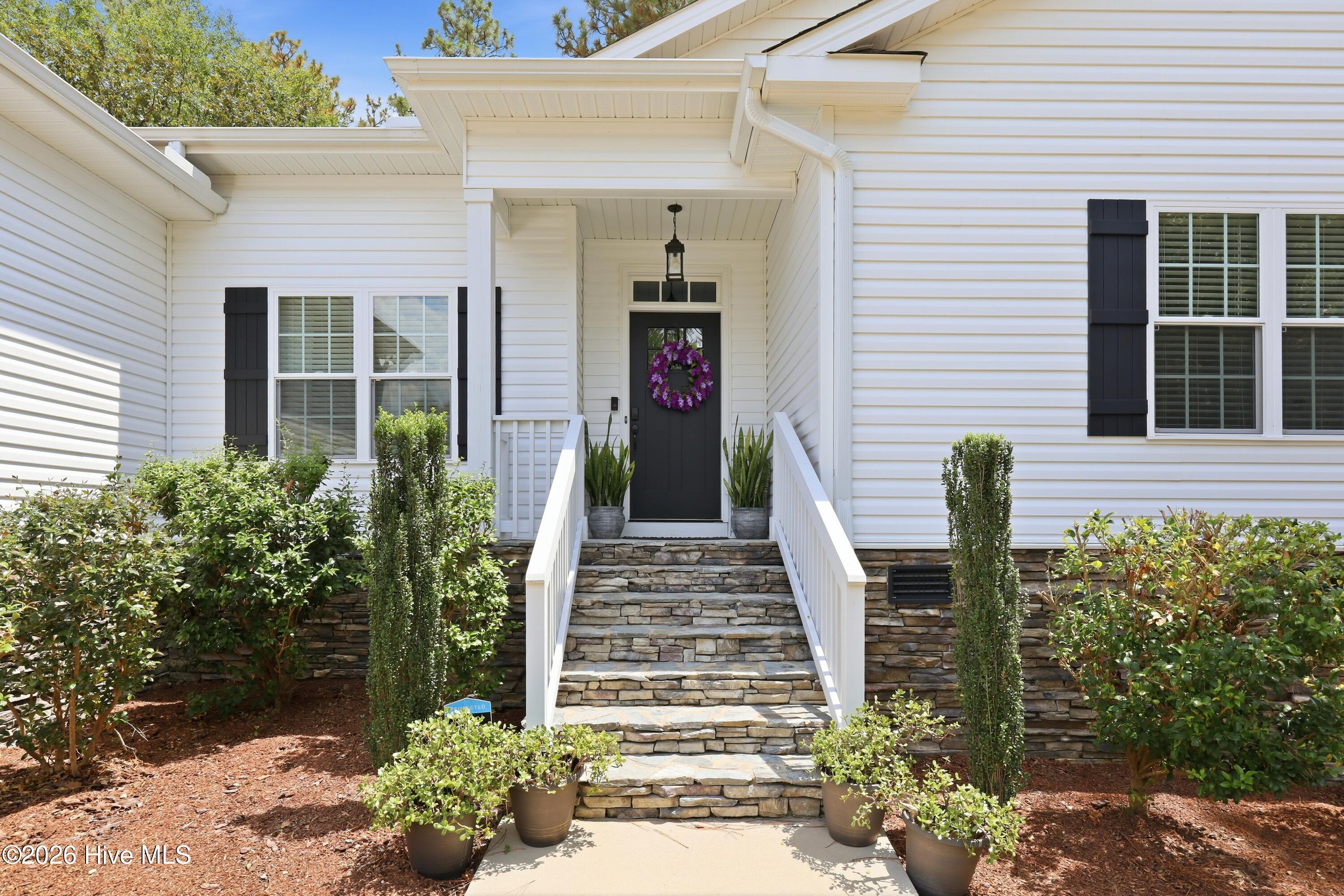 280 Spring Lake Drive Property Photo 1