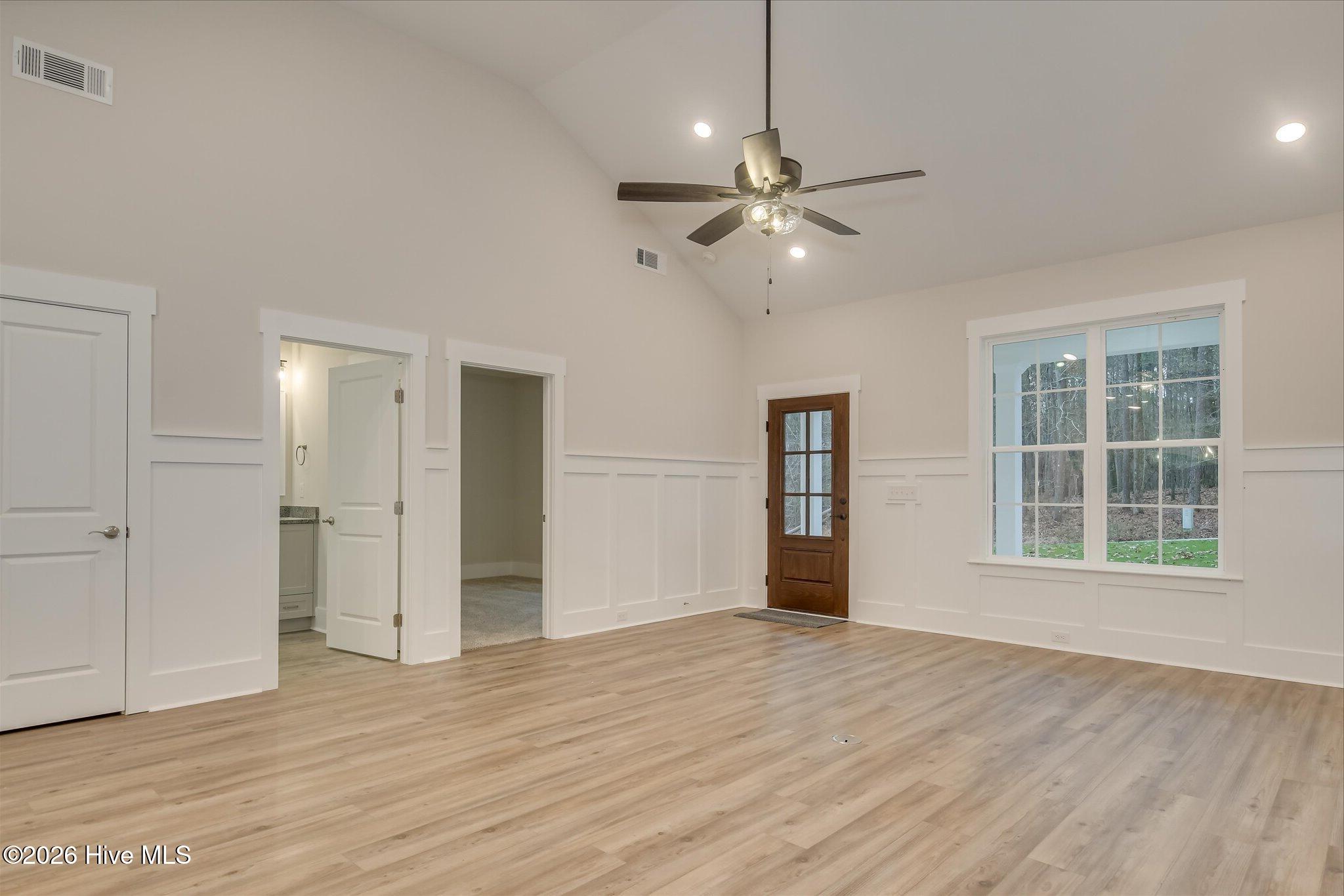 409 Compass Point Property Photo 4