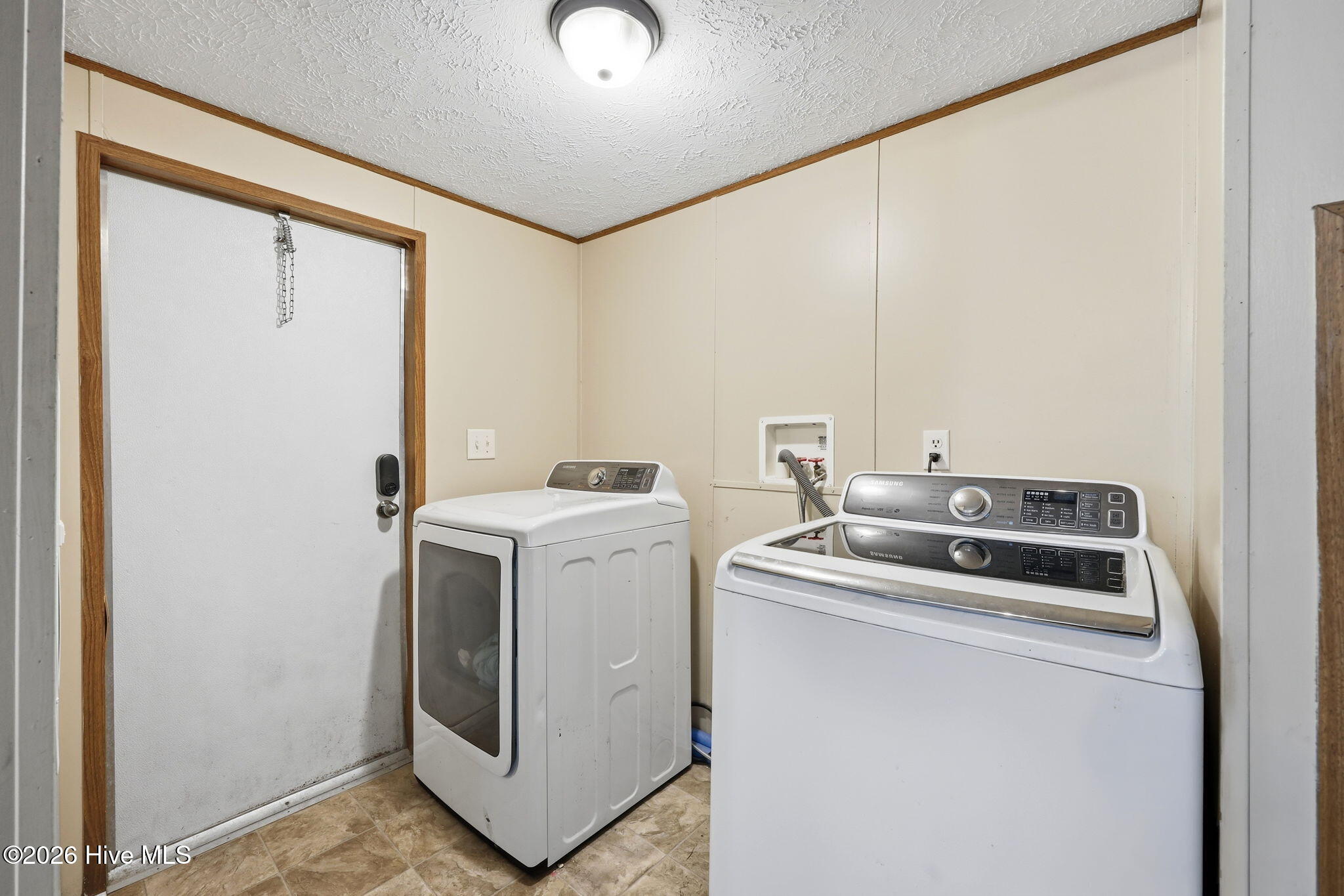 260 Low Ground Road Property Photo 6