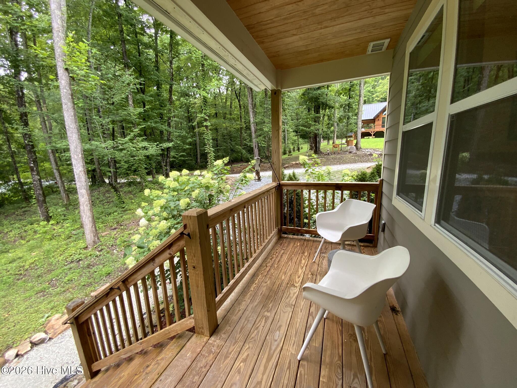 984 Cahill Drive Property Photo 3