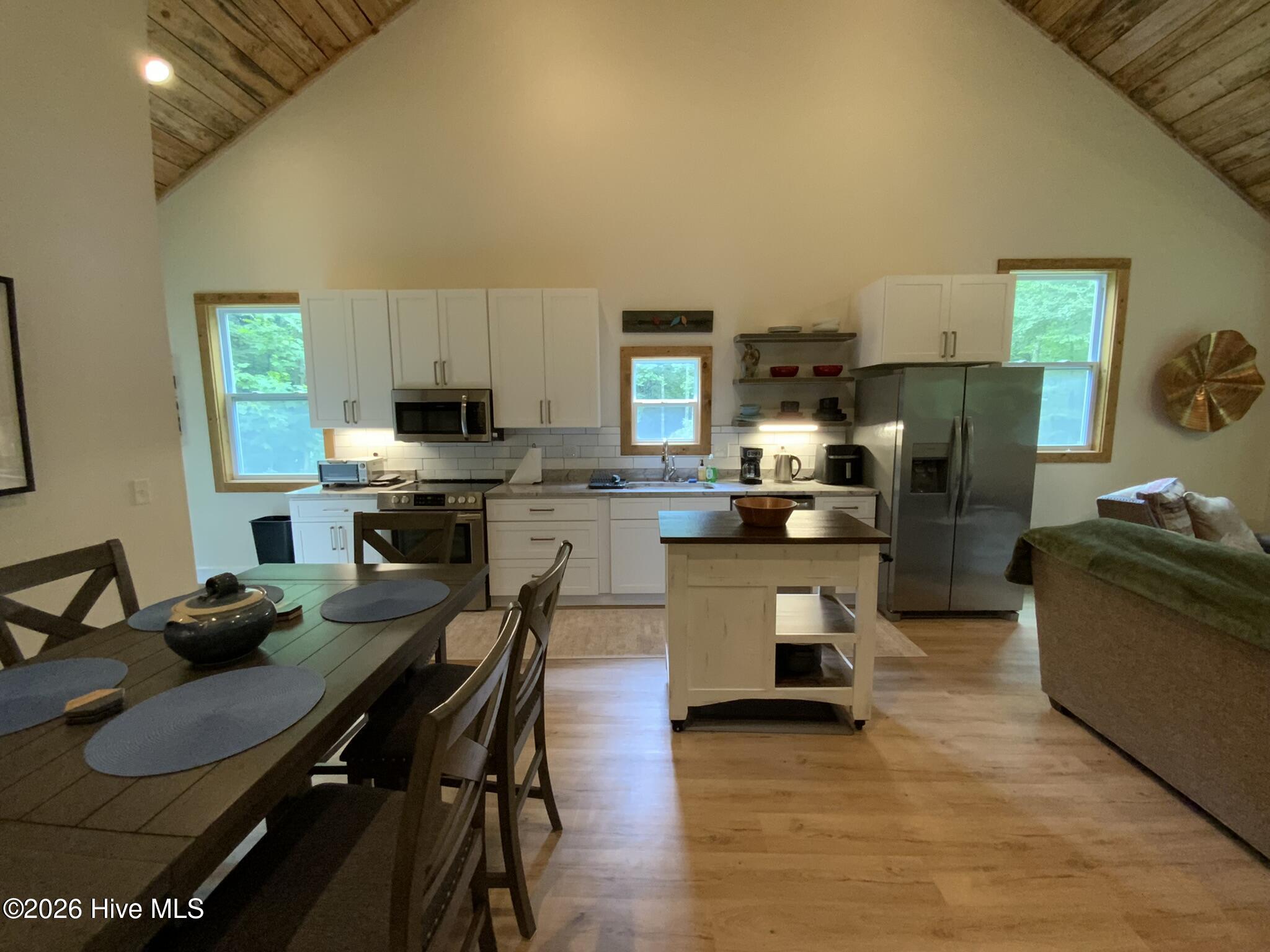 984 Cahill Drive Property Photo 10
