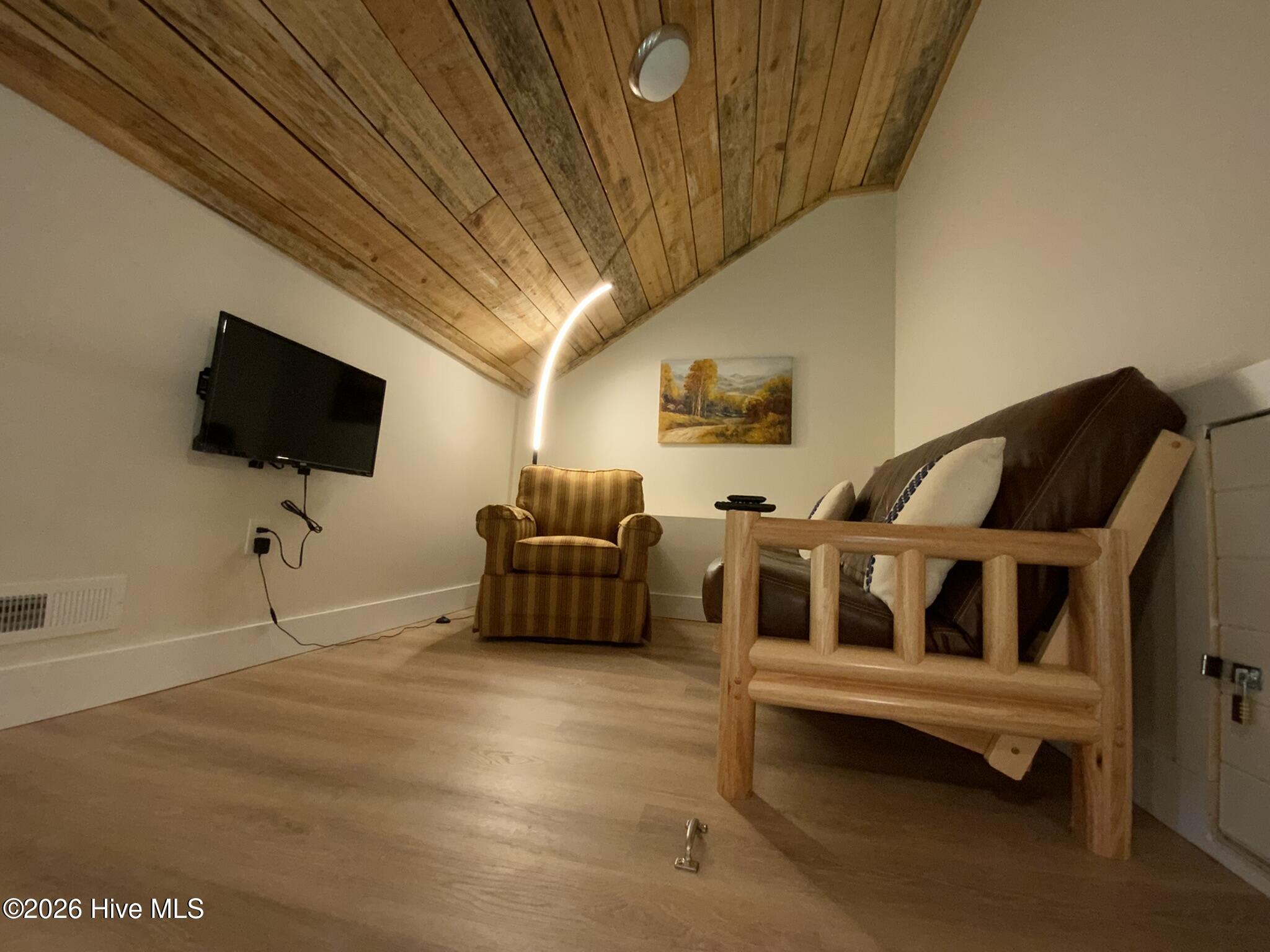 984 Cahill Drive Property Photo 11