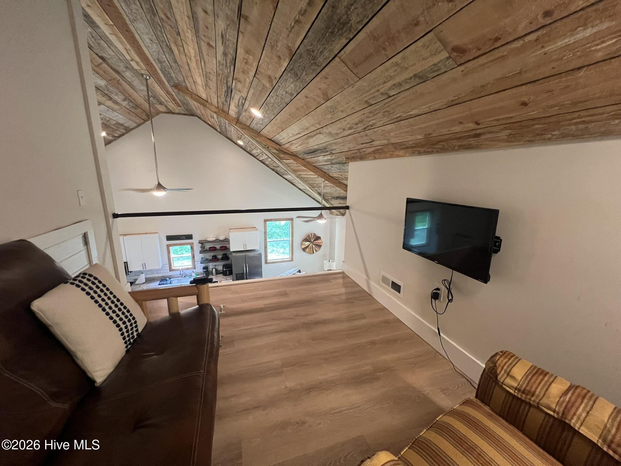 984 Cahill Drive Property Photo 14