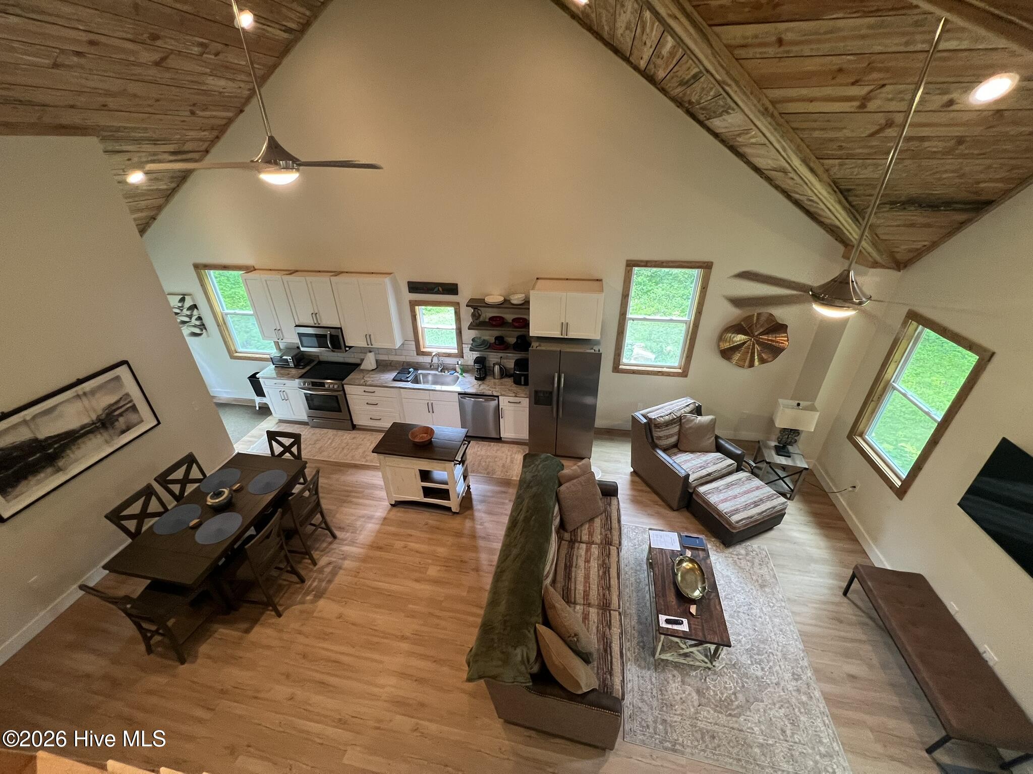 984 Cahill Drive Property Photo 15