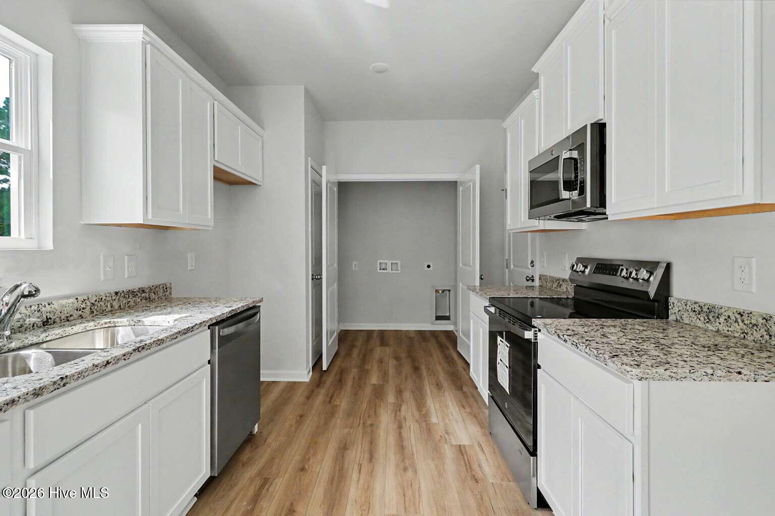 1278 Benjamin Street Se Property Photo 3