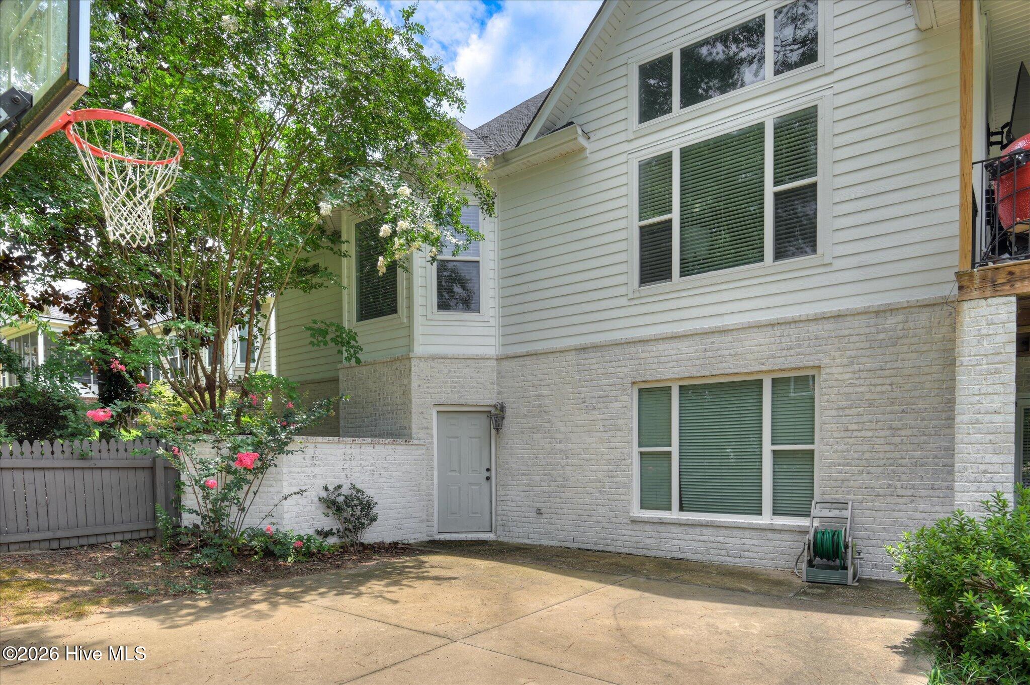 320 Burnhill Avenue Property Photo 72