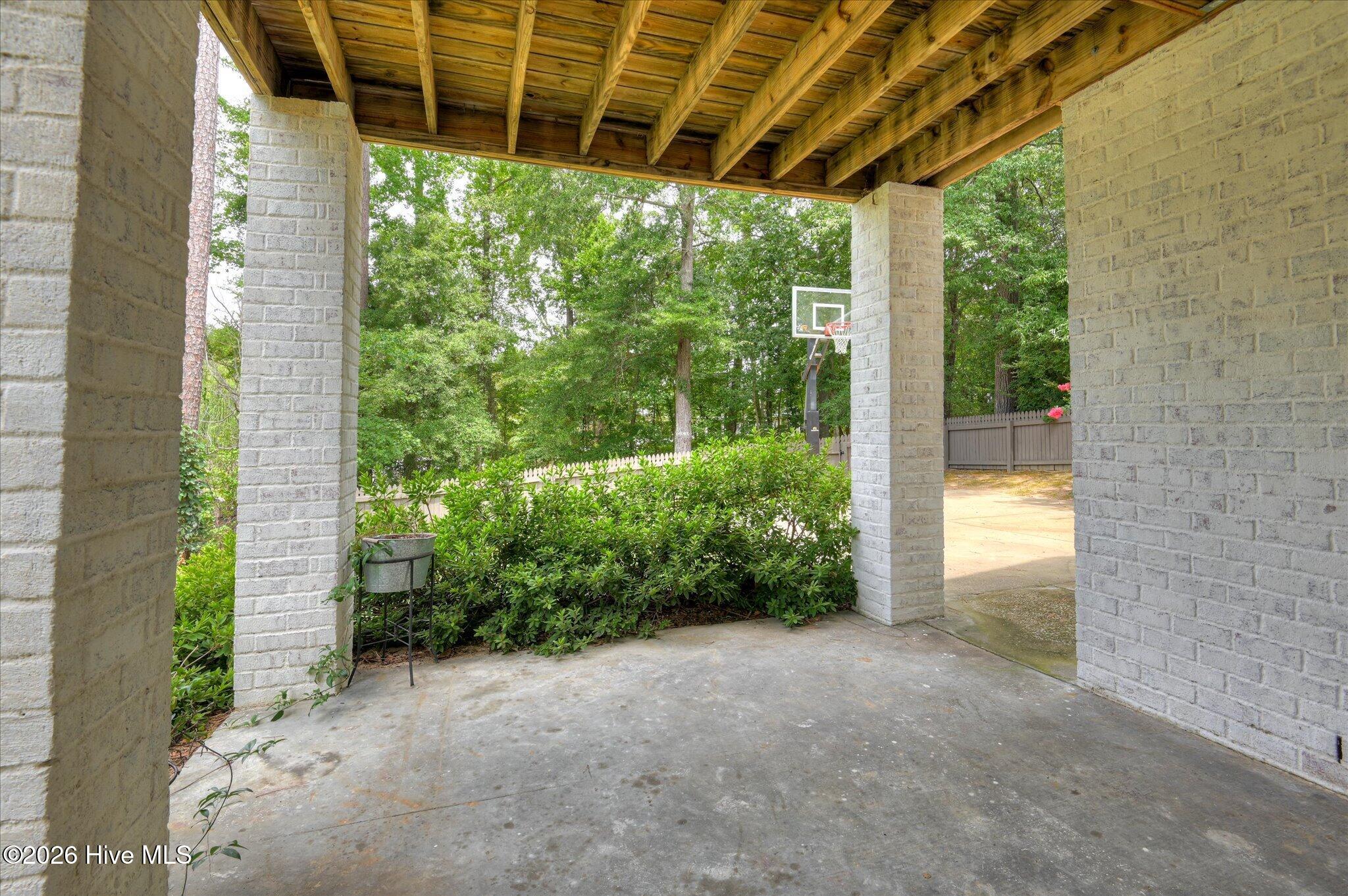 320 Burnhill Avenue Property Photo 74