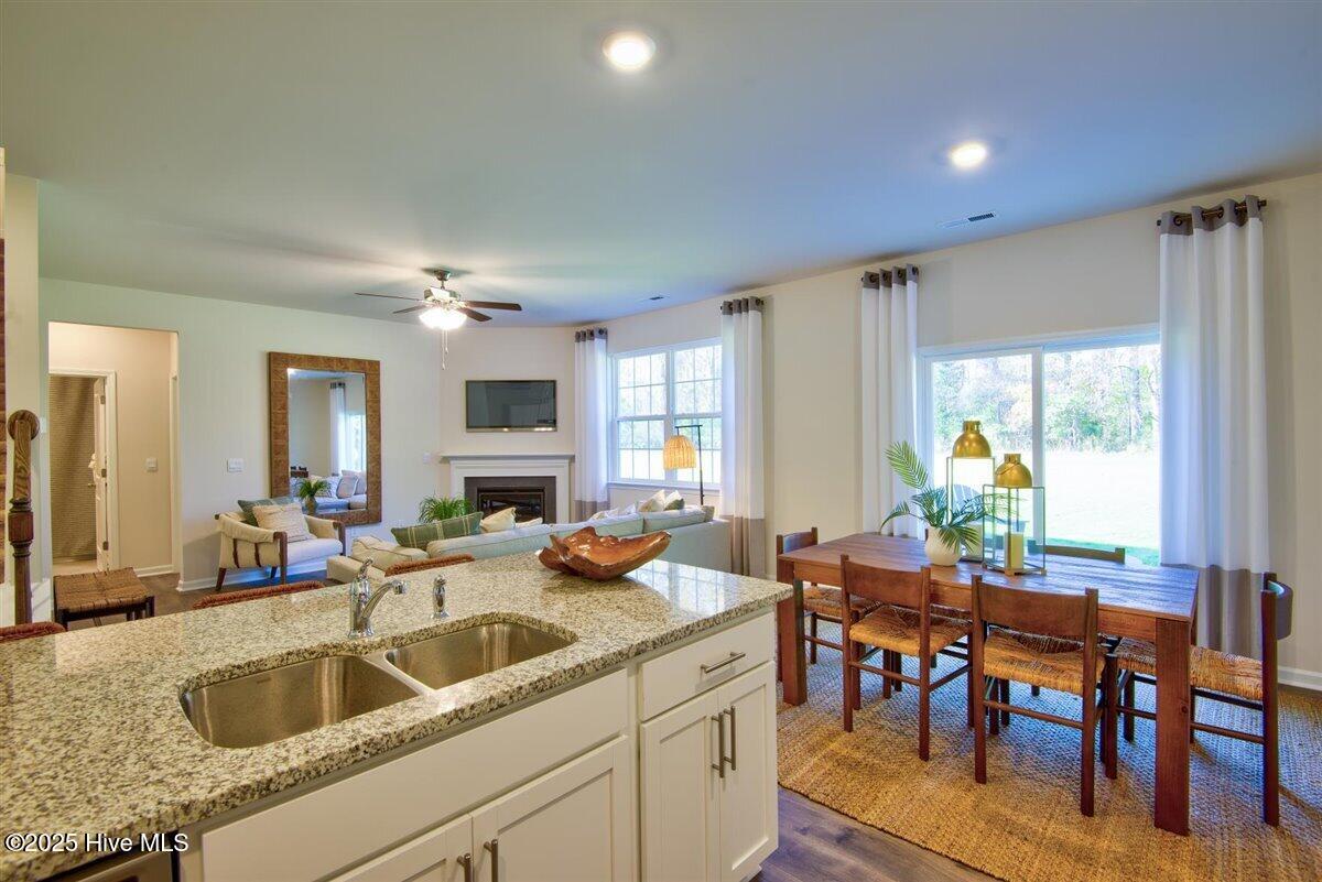 10533 Beard Way Property Photo 9