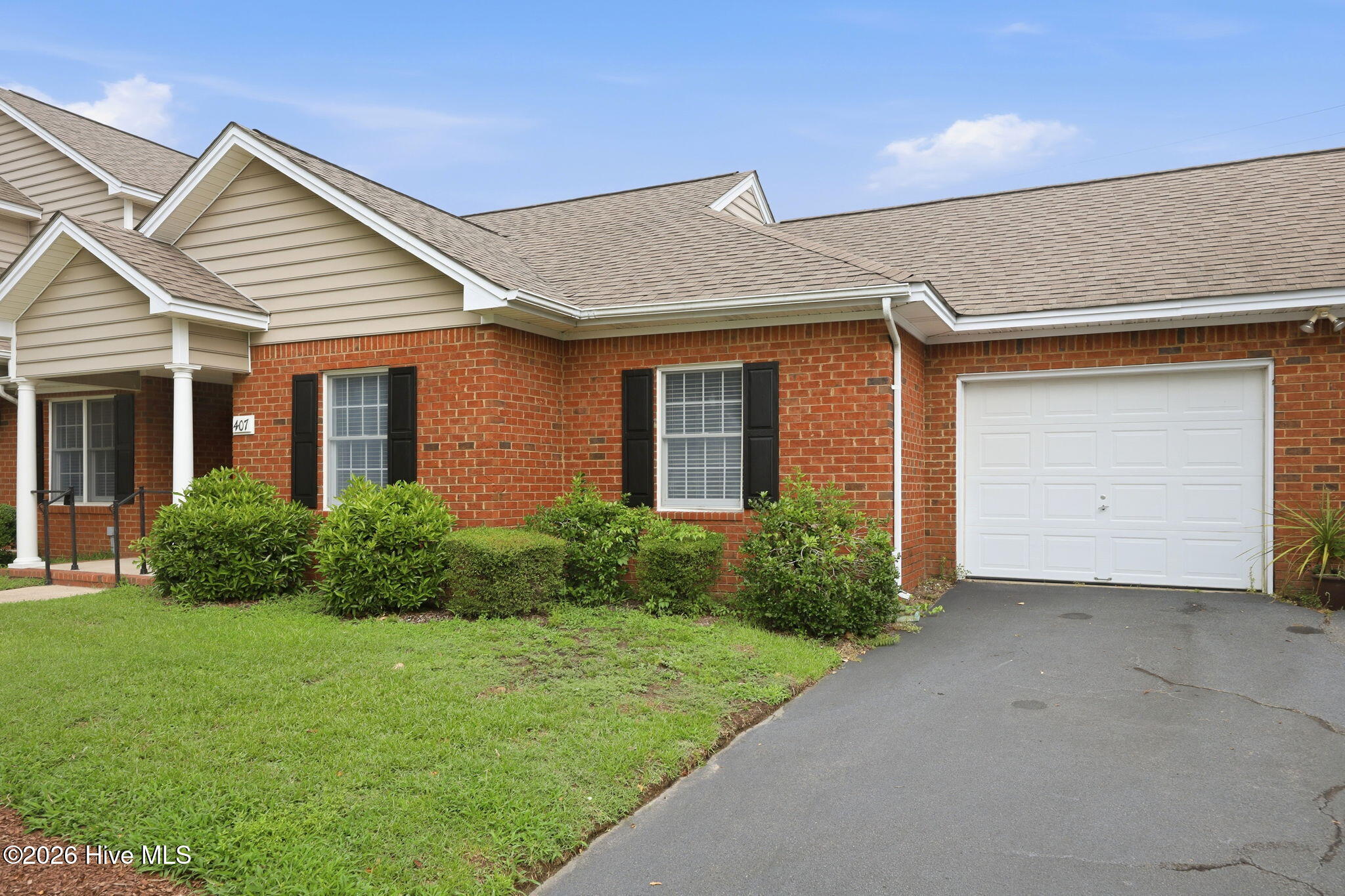 407 Willows Court Property Photo 4