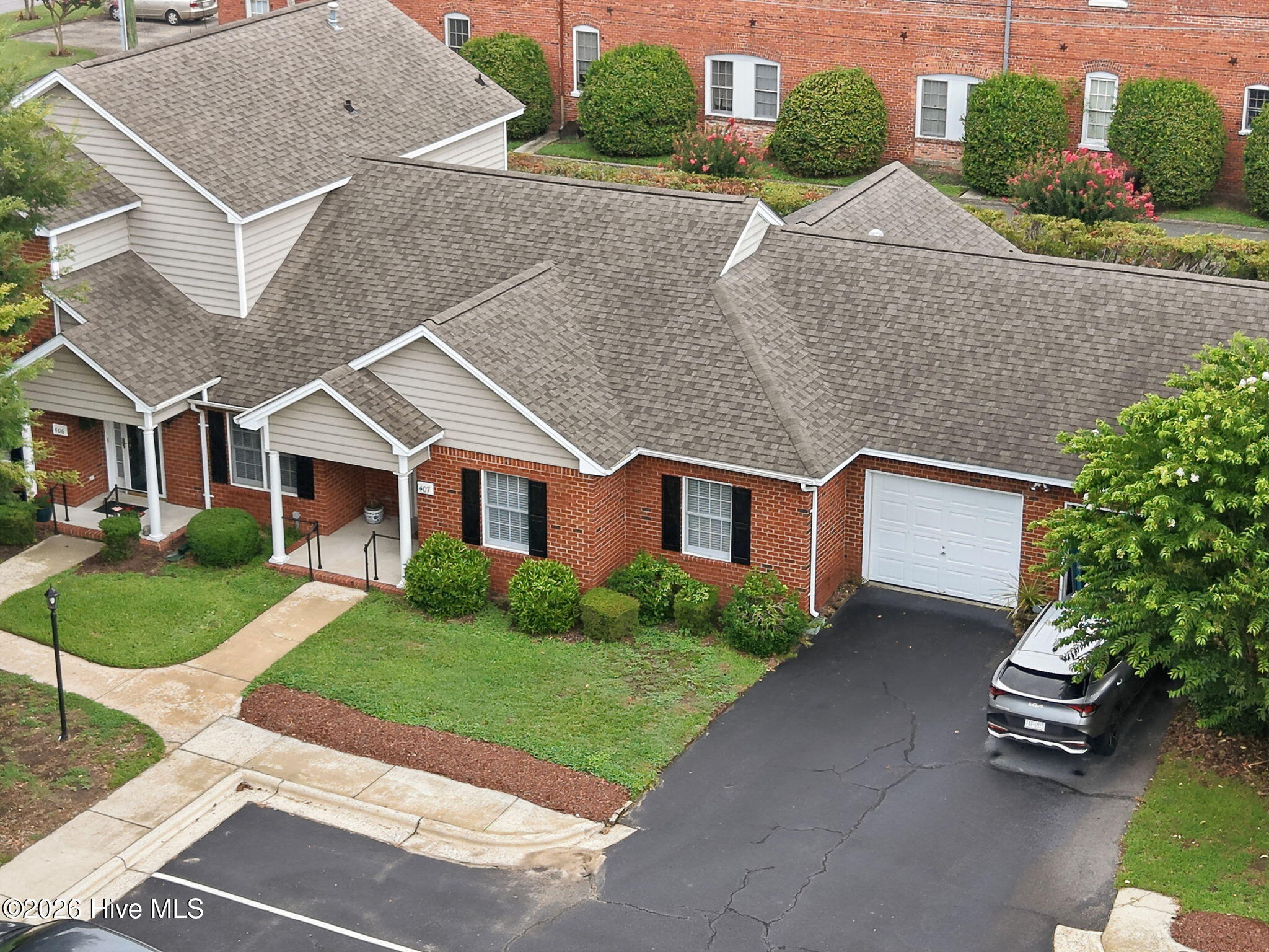 407 Willows Court Property Photo 12