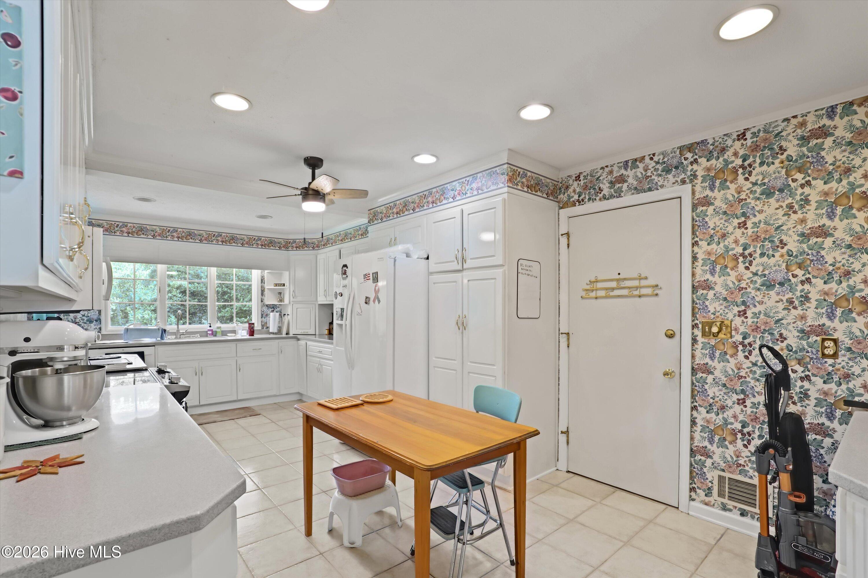 1334 Evans Road Property Photo 4