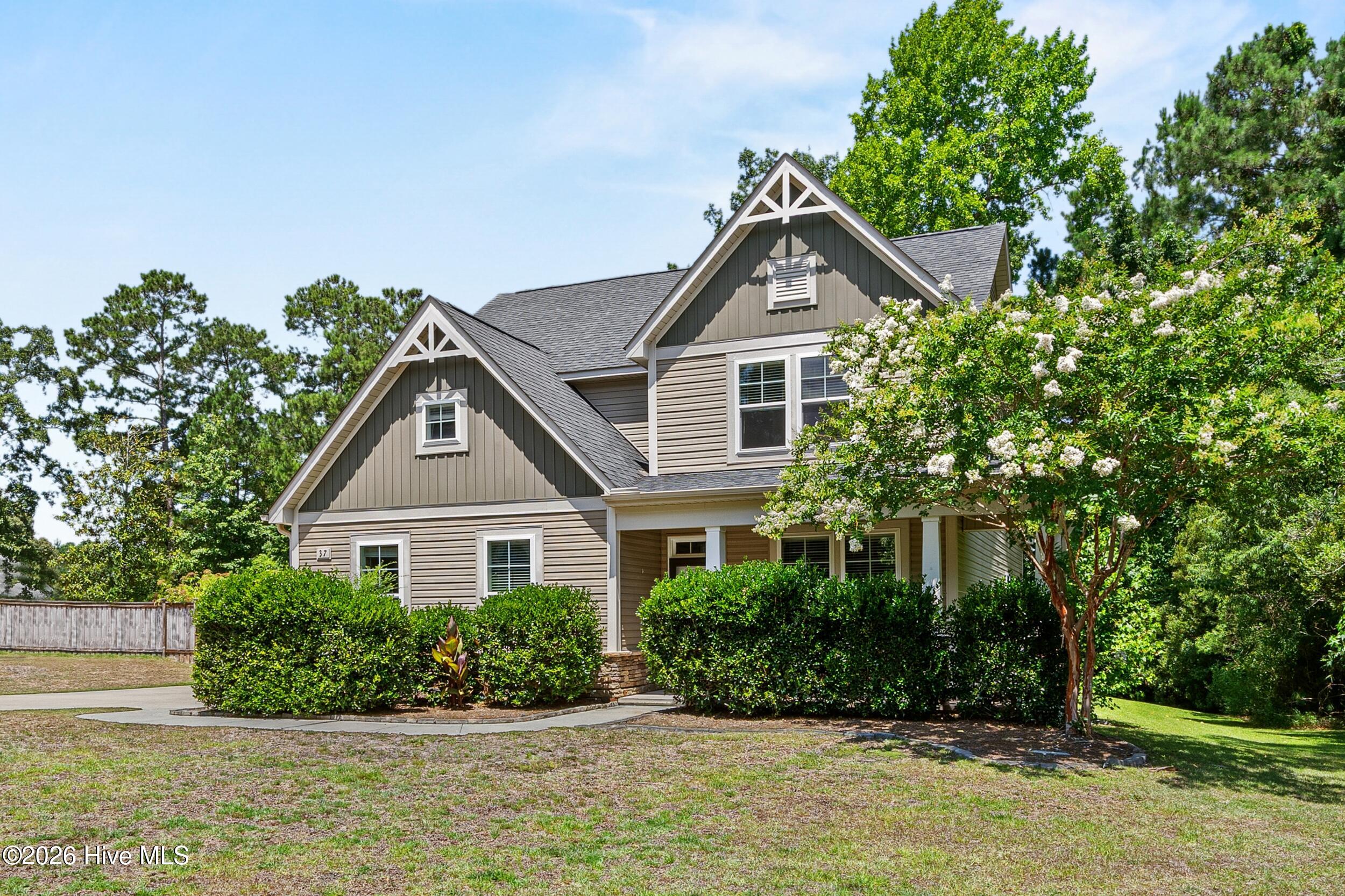 37 Twisted Oak Court Property Photo 2