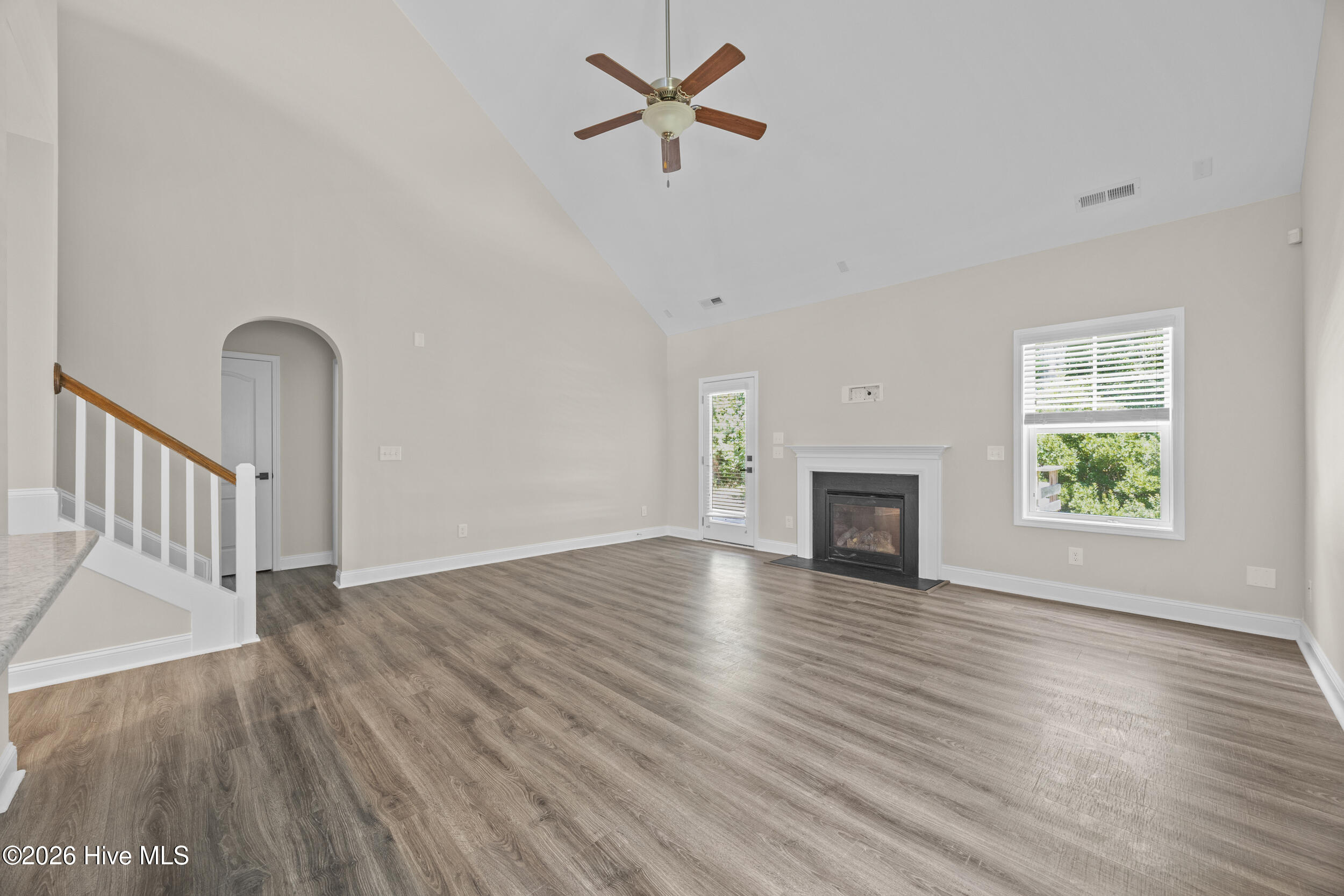 37 Twisted Oak Court Property Photo 6